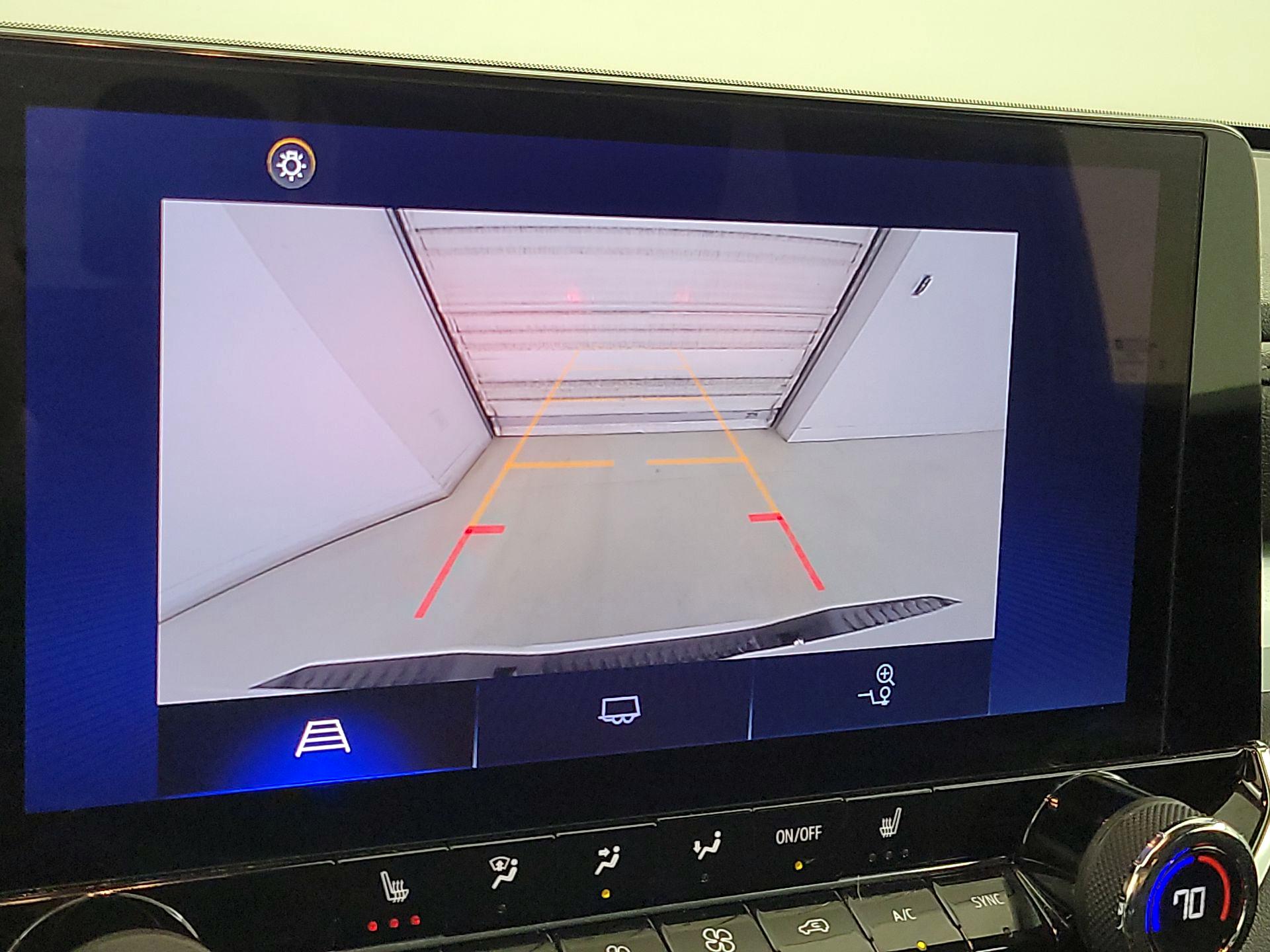 Thumbnail: 2023 Chevrolet Colorado - 13