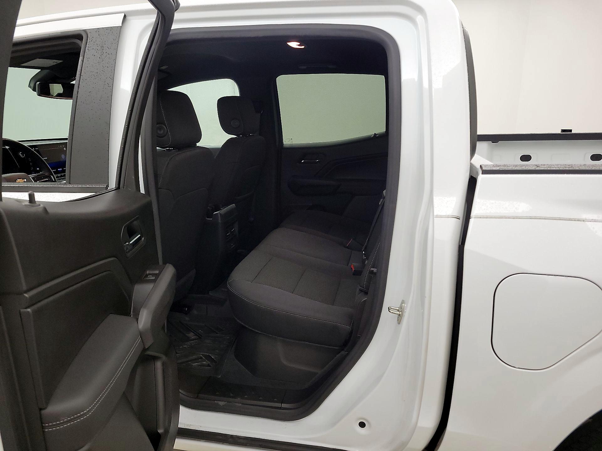 Thumbnail: 2023 Chevrolet Colorado - 18