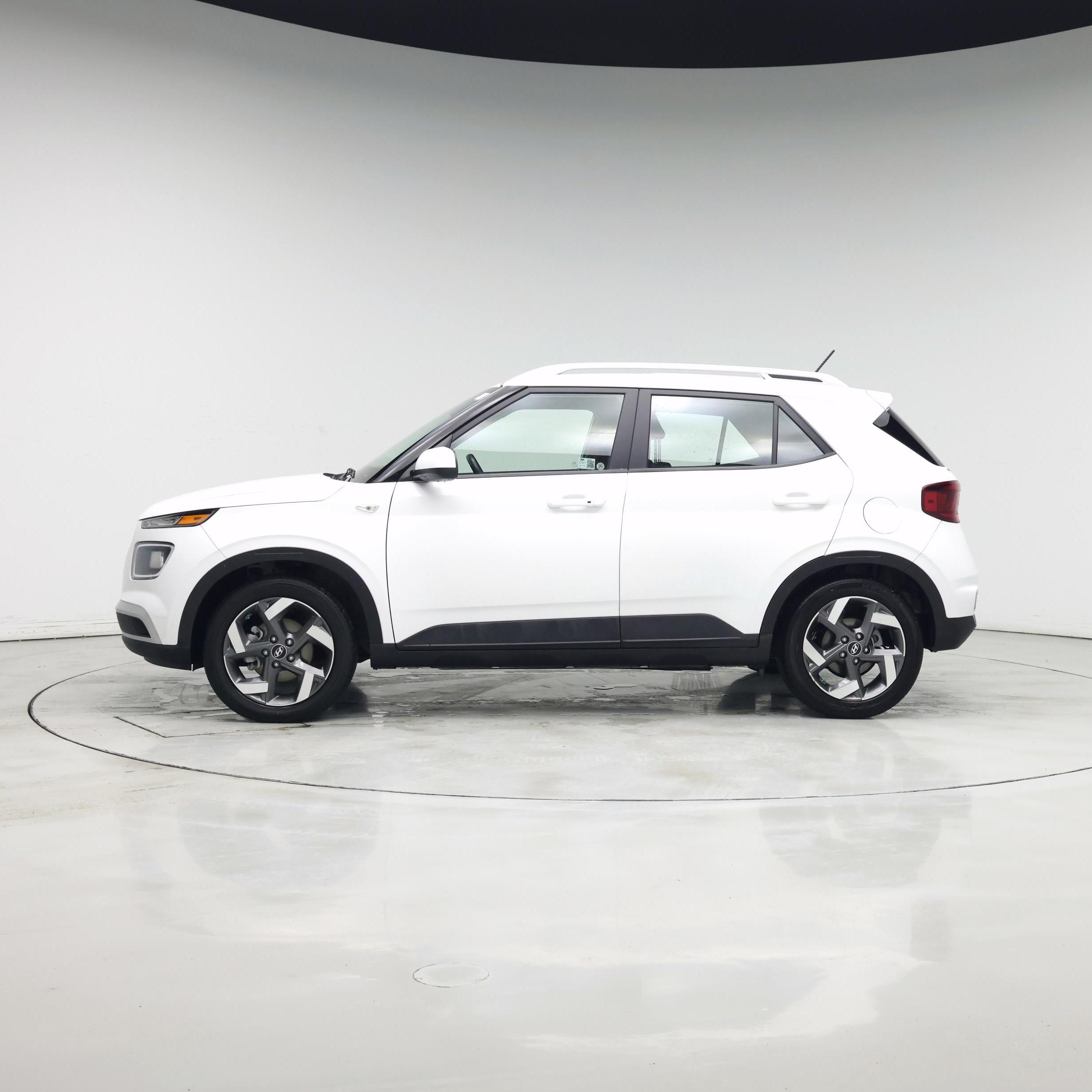 Thumbnail: 2024 Hyundai Venue - 3