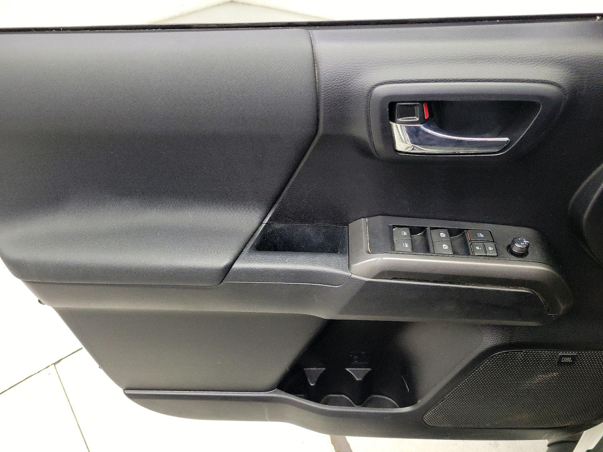 Thumbnail: 2021 Toyota Tacoma - 12