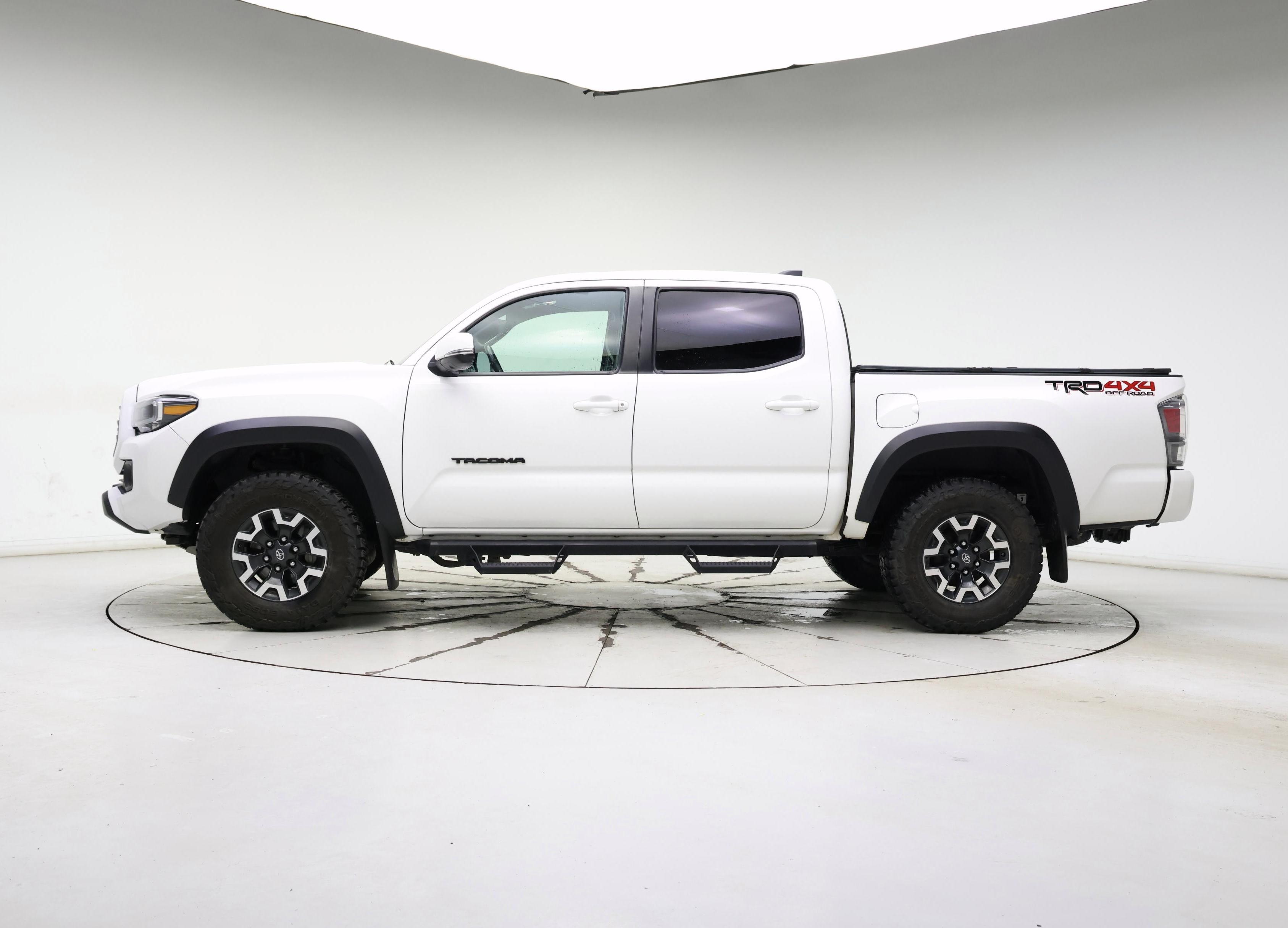 Thumbnail: 2021 Toyota Tacoma - 3