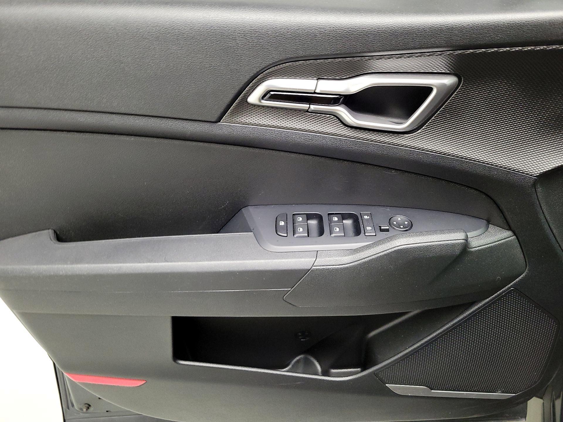 Thumbnail: 2023 Kia Sportage - 12