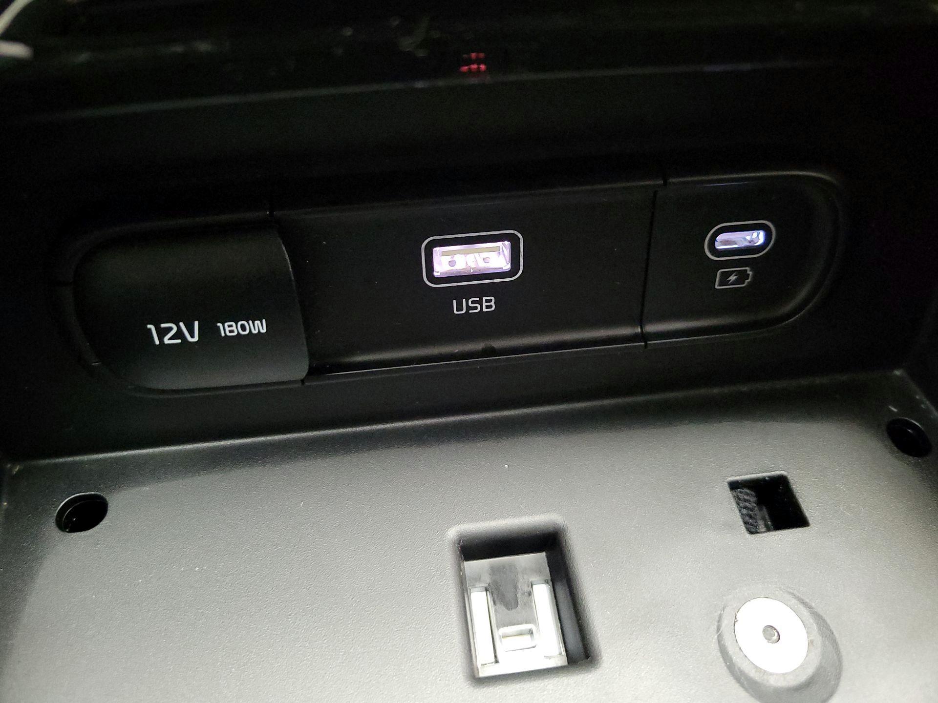 Thumbnail: 2023 Kia Sportage - 17