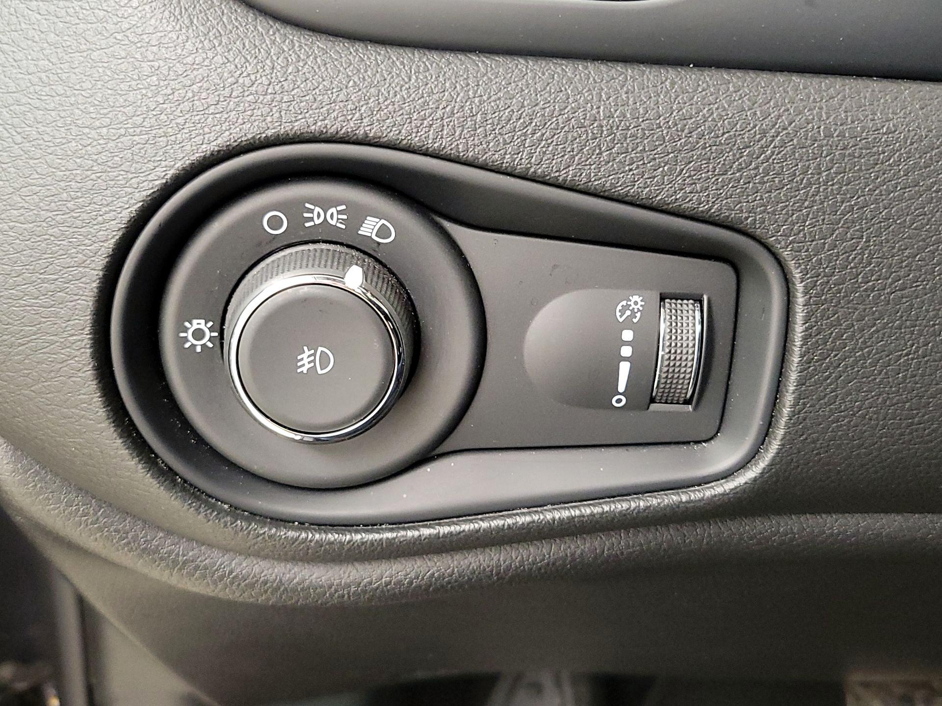 Thumbnail: 2023 Jeep Renegade - 13