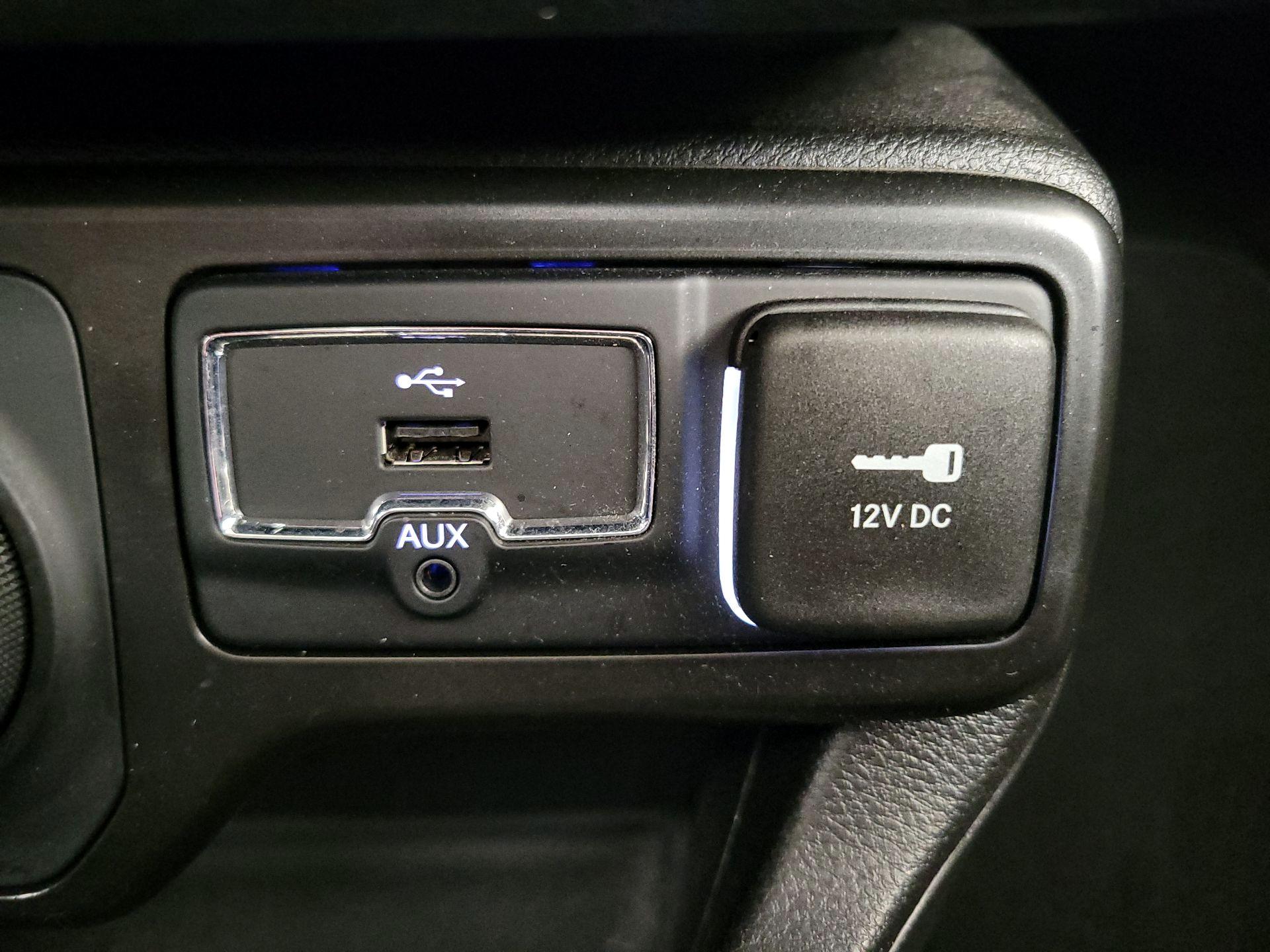 Thumbnail: 2023 Jeep Renegade - 19