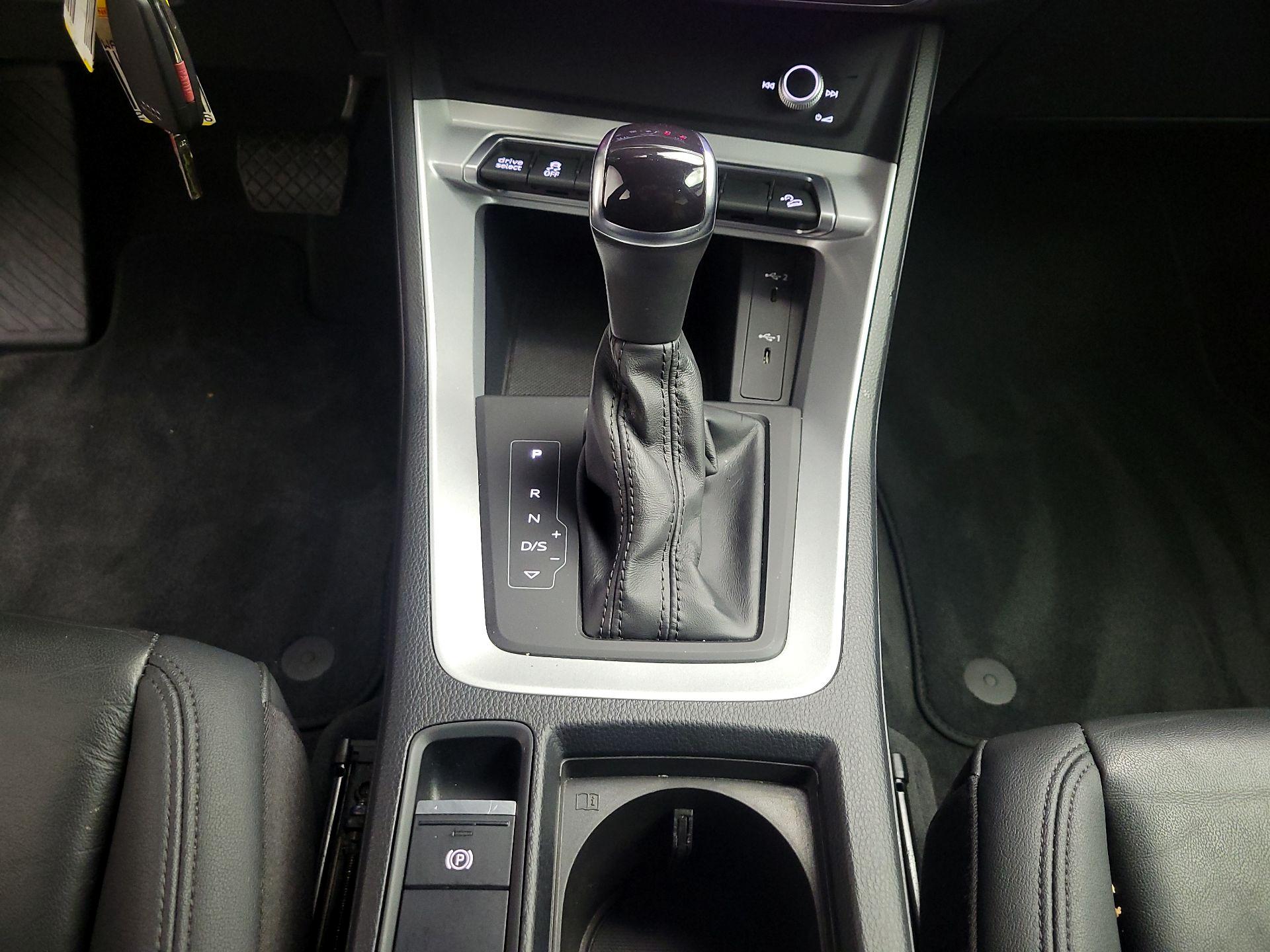 Thumbnail: 2022 Audi Q3 - 16