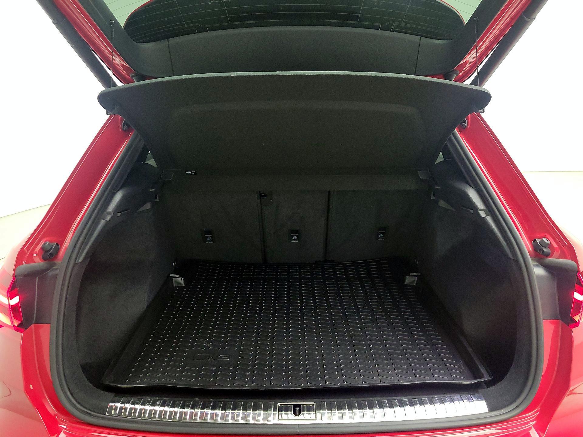 Thumbnail: 2022 Audi Q3 - 18