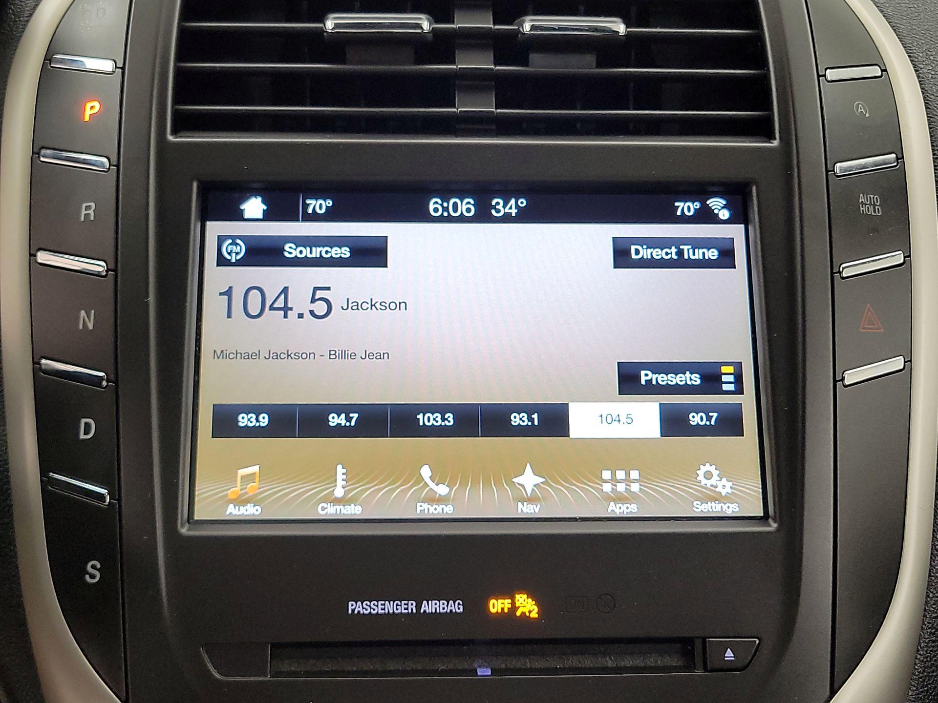 Thumbnail: 2017 Lincoln MKC - 16