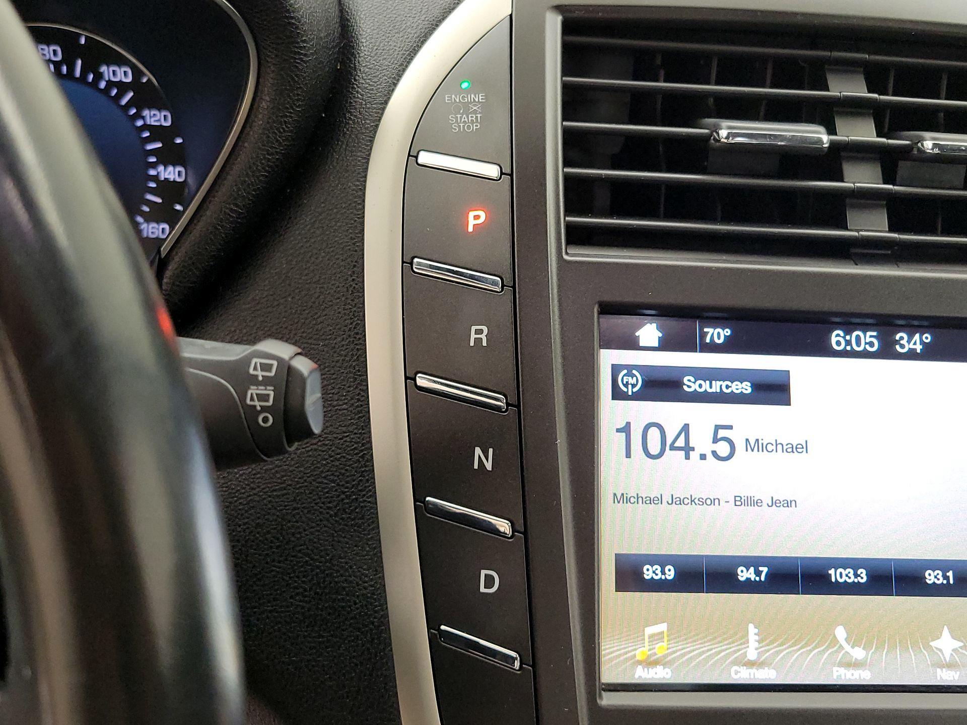 Thumbnail: 2017 Lincoln MKC - 18