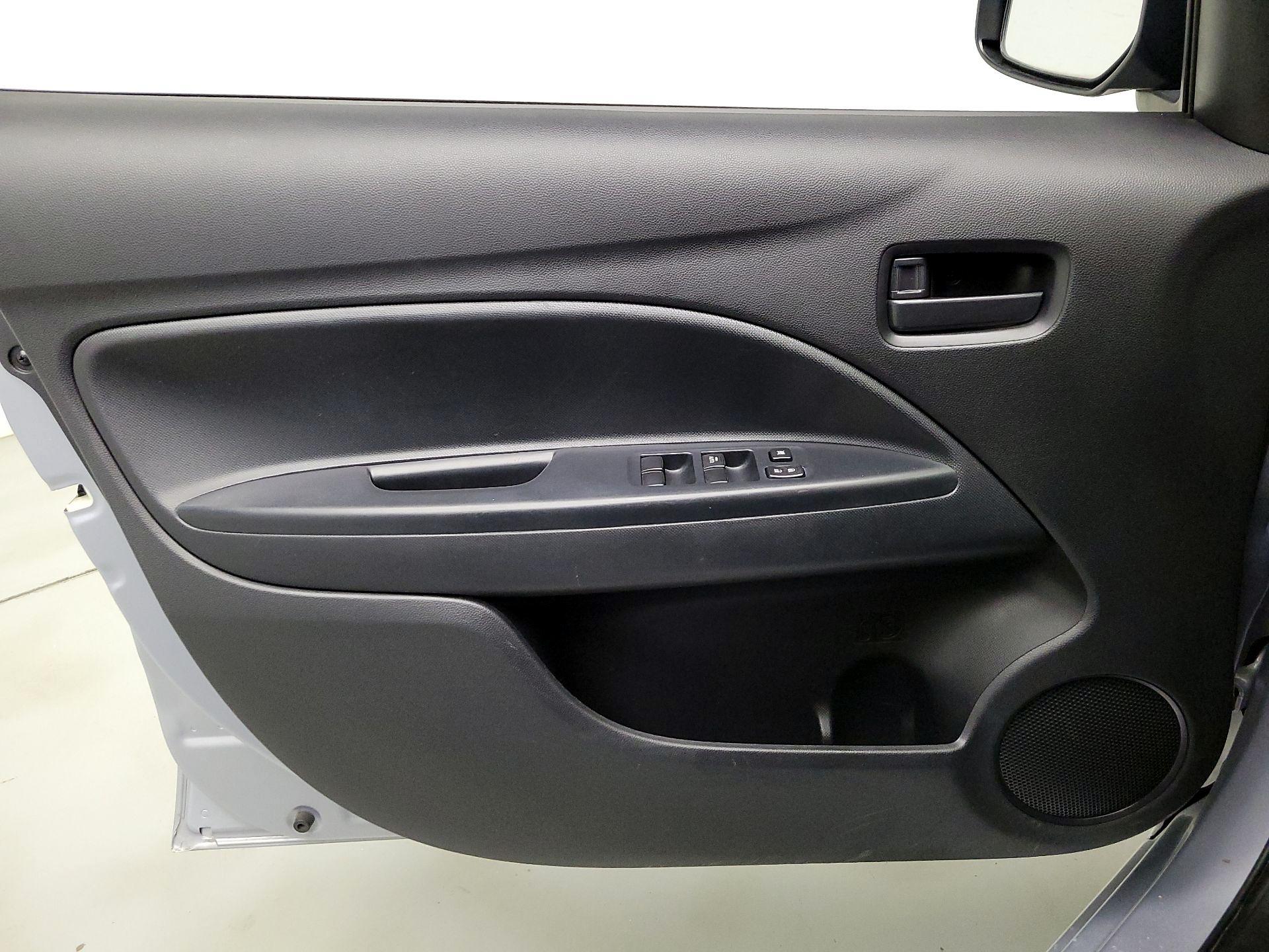 Thumbnail: 2023 Mitsubishi Mirage G4 - 12