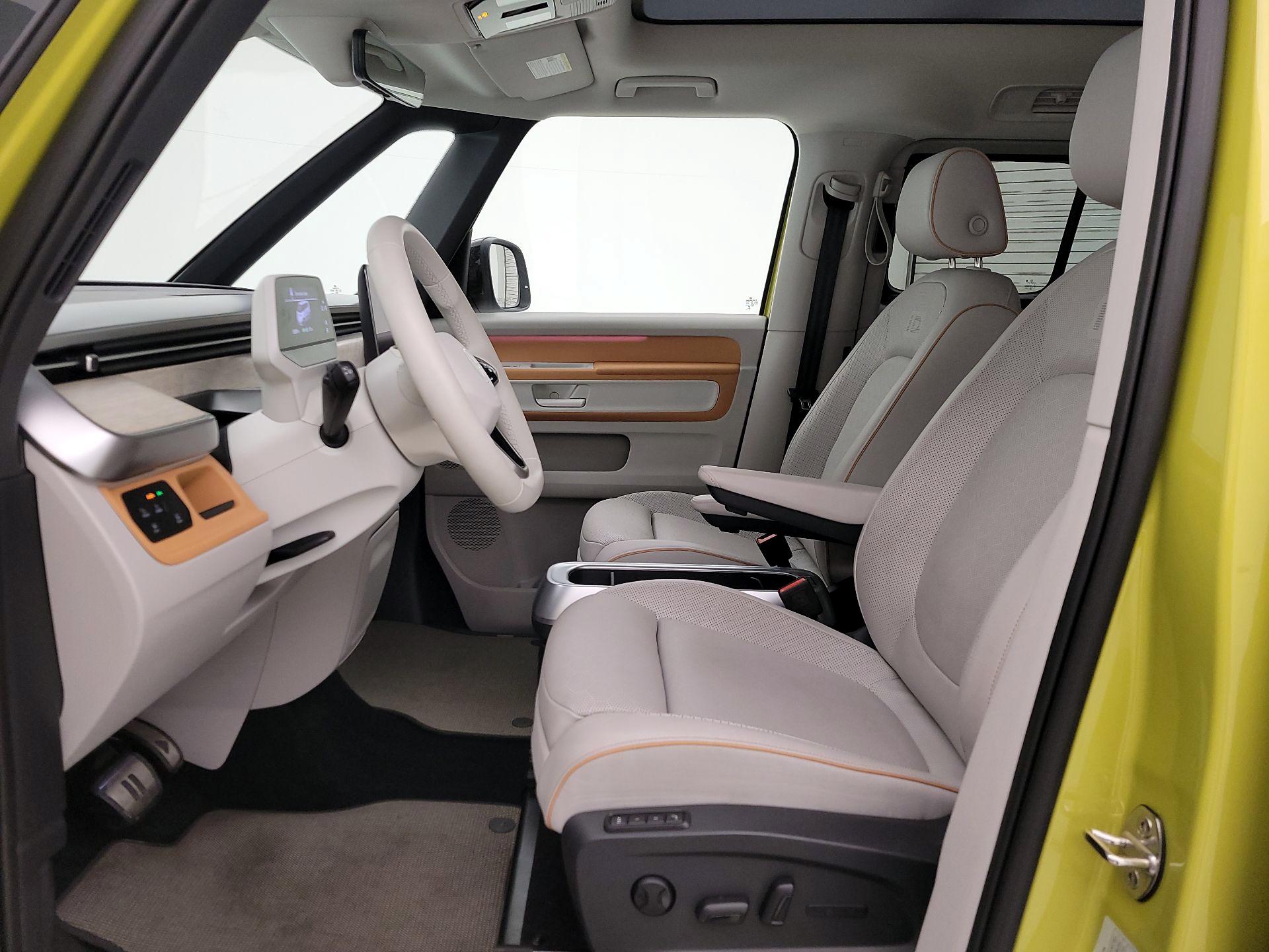 Thumbnail: 2025 Volkswagen ID.Buzz - 11