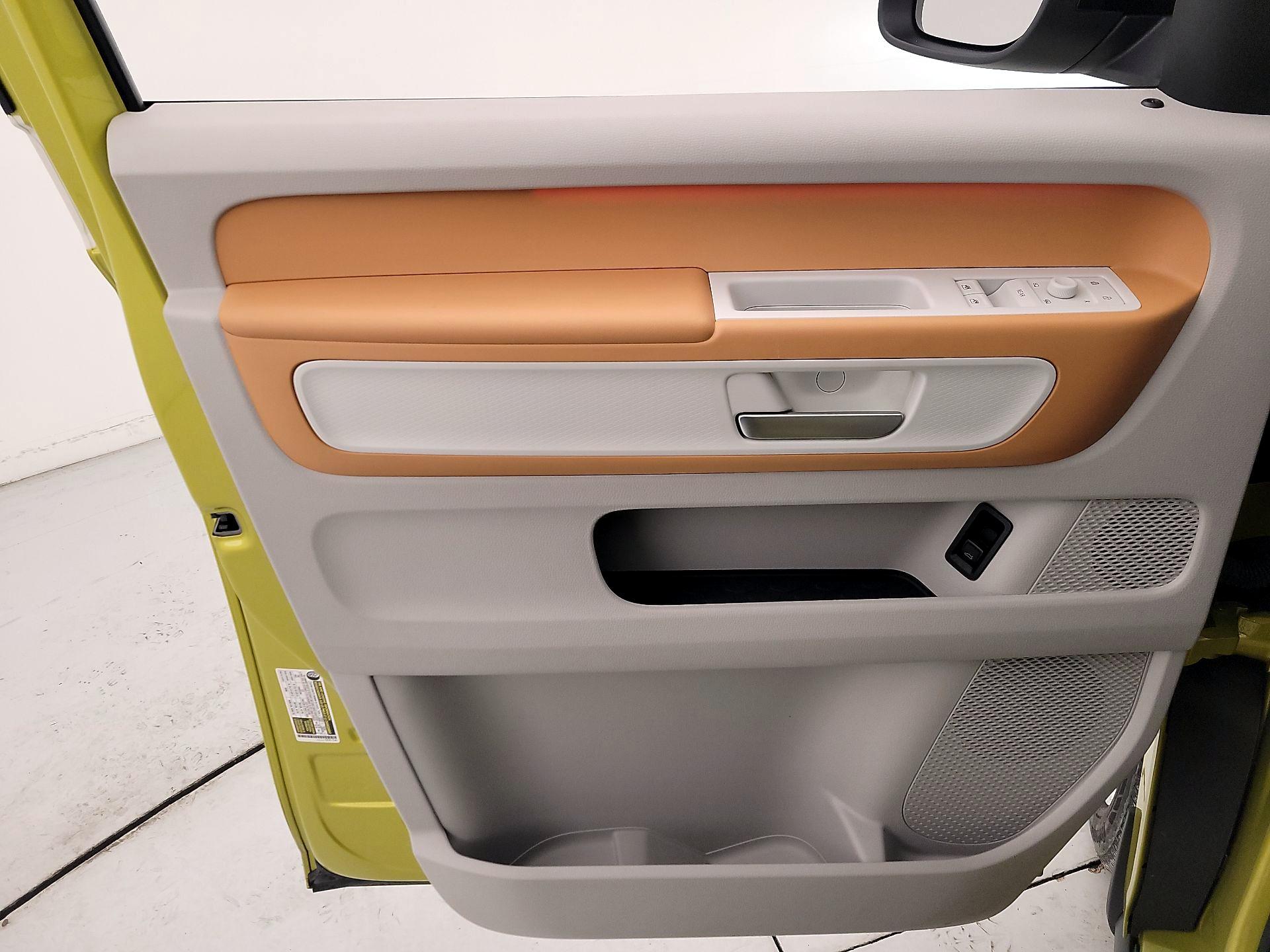 Thumbnail: 2025 Volkswagen ID.Buzz - 12