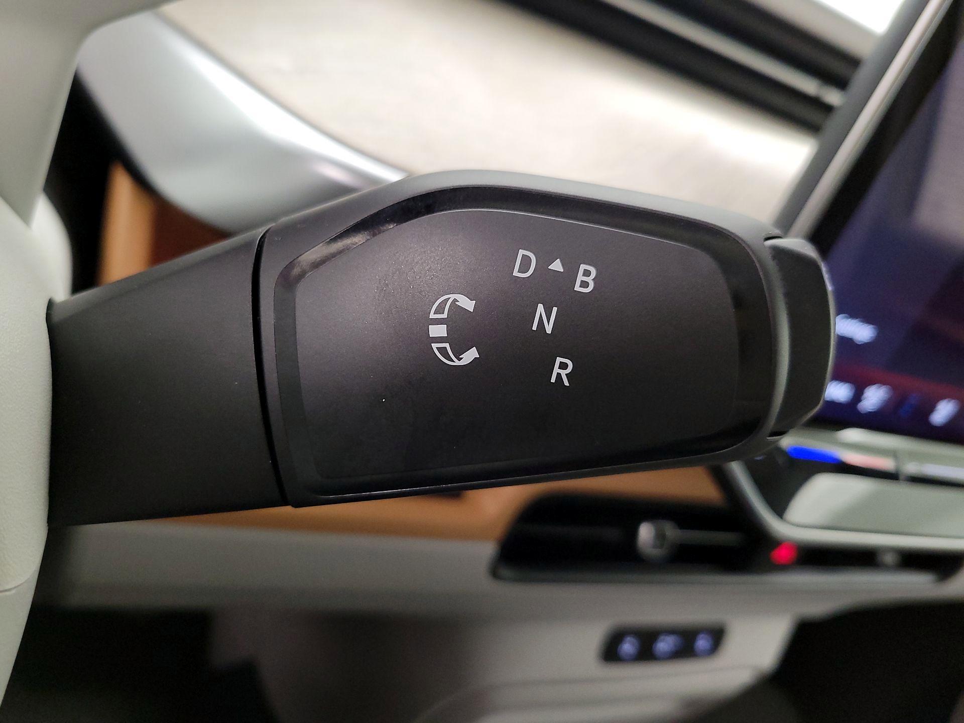 Thumbnail: 2025 Volkswagen ID.Buzz - 18