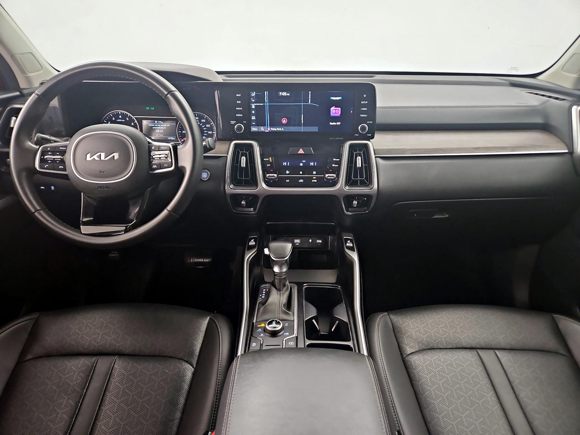 Thumbnail: 2023 Kia Sorento - 9