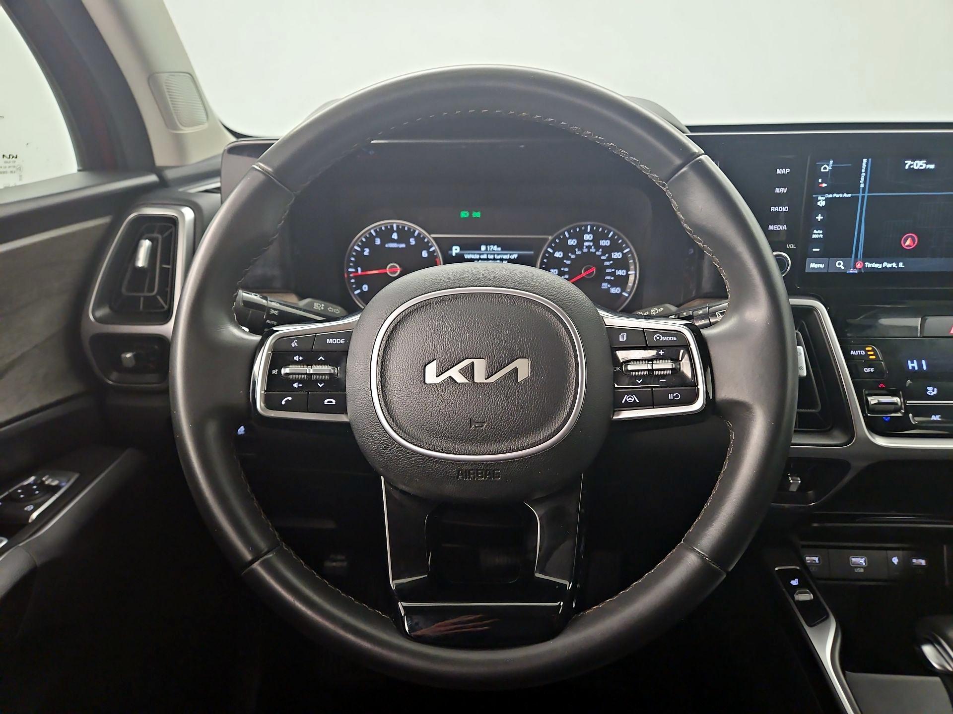 Thumbnail: 2023 Kia Sorento - 10