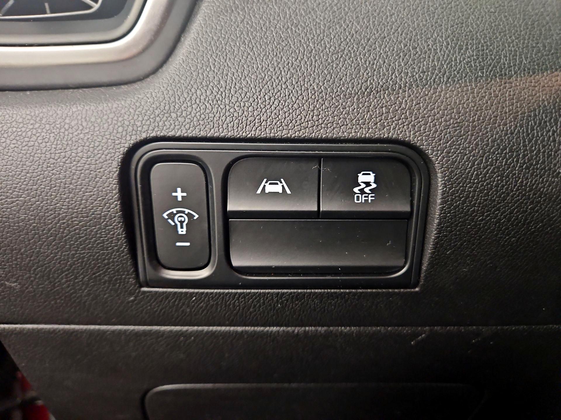 Thumbnail: 2023 Kia Sorento - 13