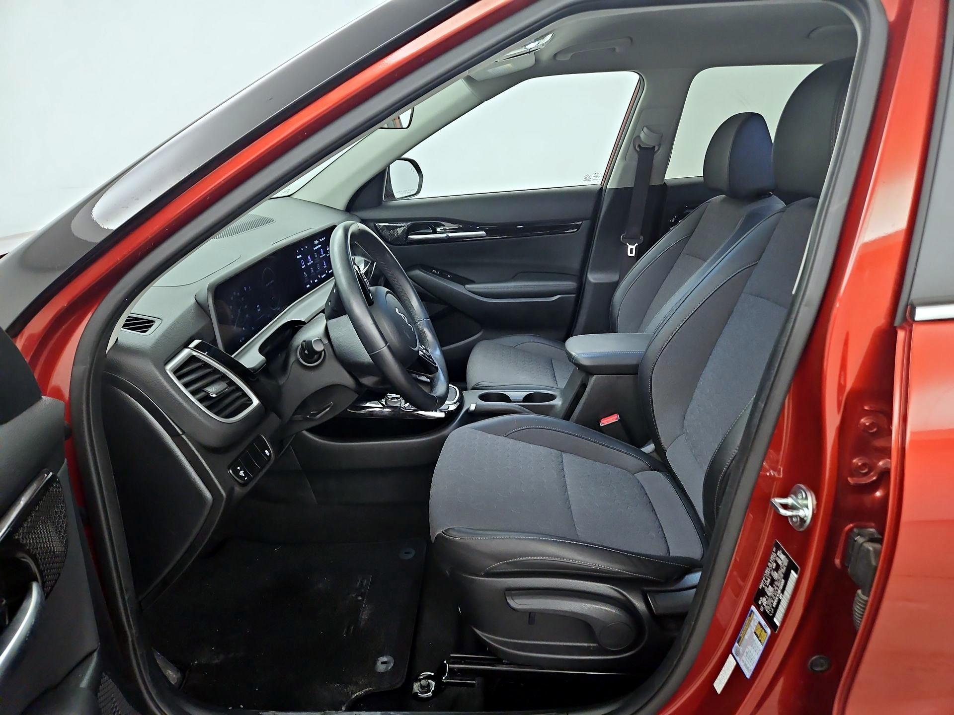 Thumbnail: 2024 Kia Seltos - 11