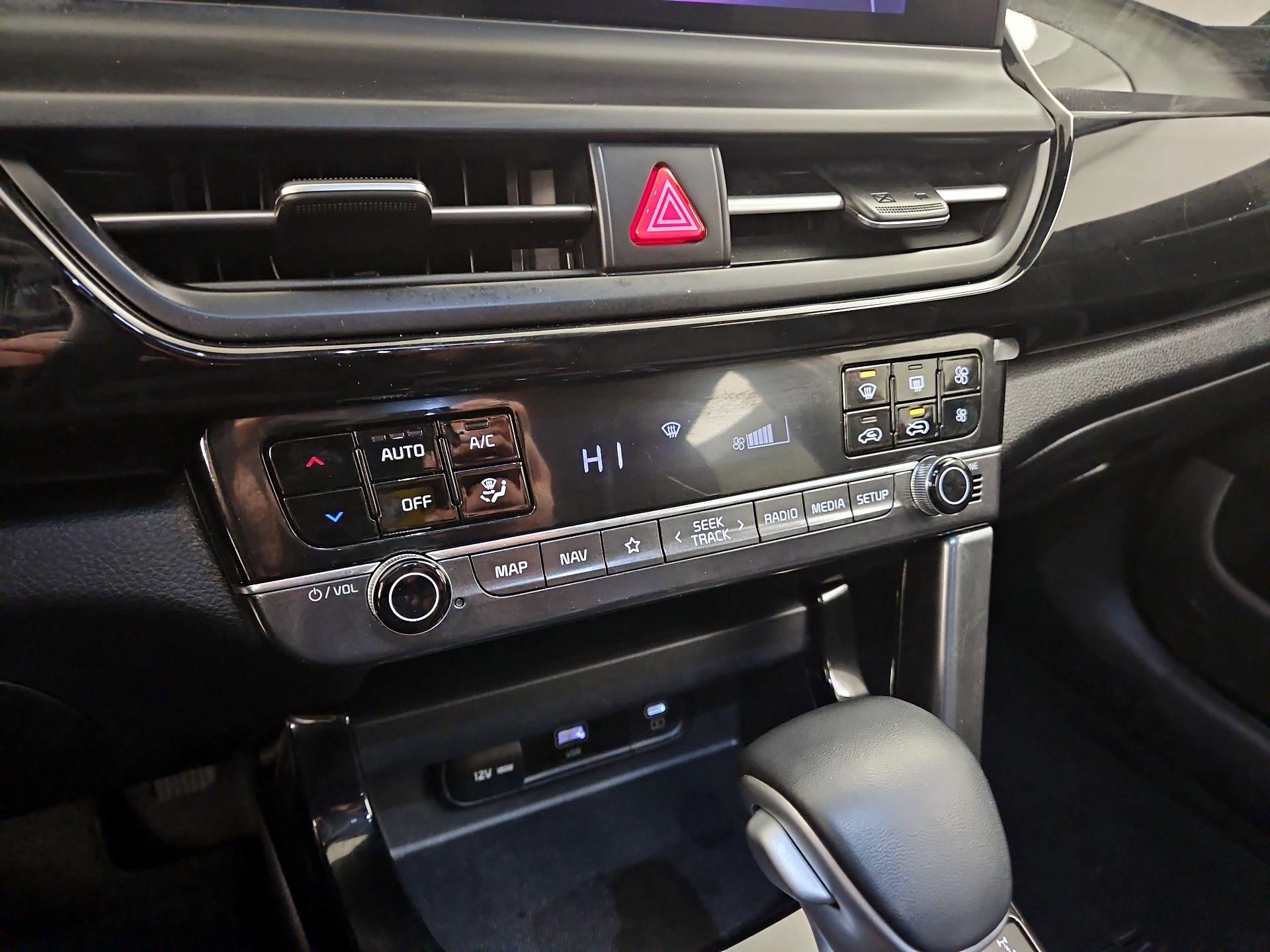 Thumbnail: 2024 Kia Seltos - 17