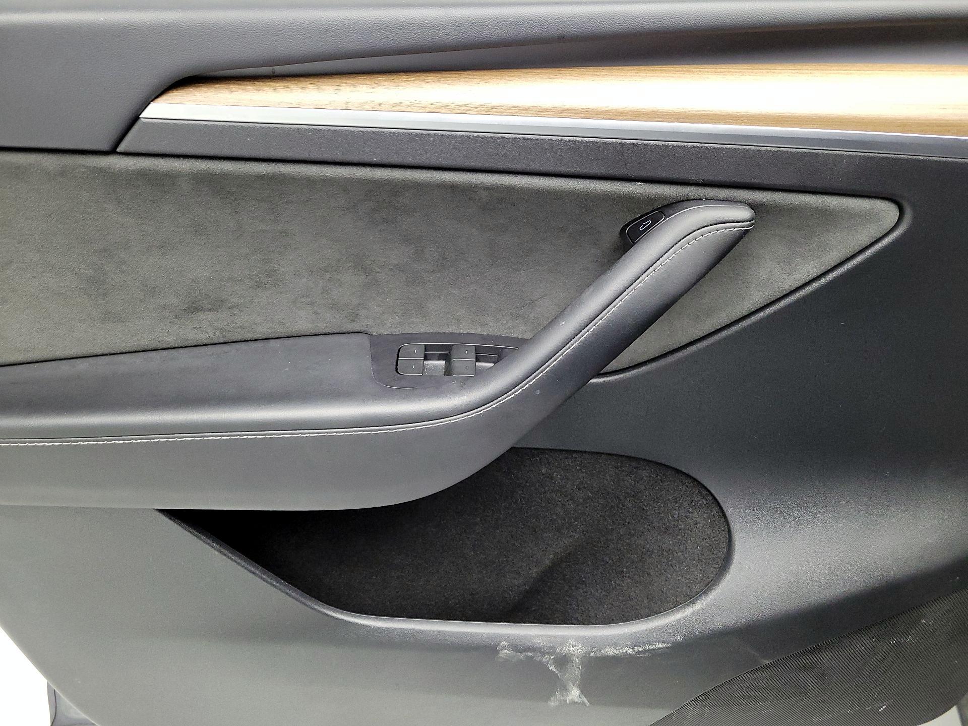 Thumbnail: 2023 Tesla Model Y - 12