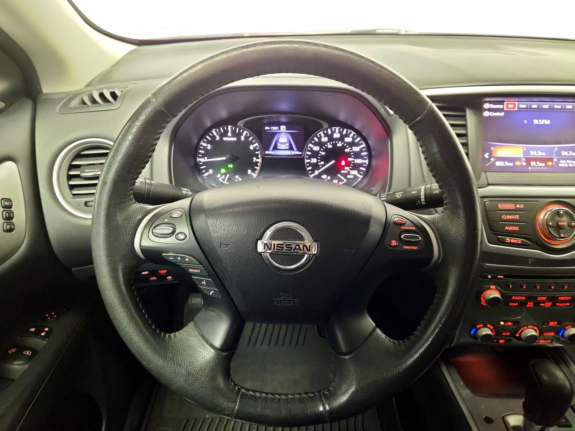 Thumbnail: 2017 Nissan Pathfinder - 10