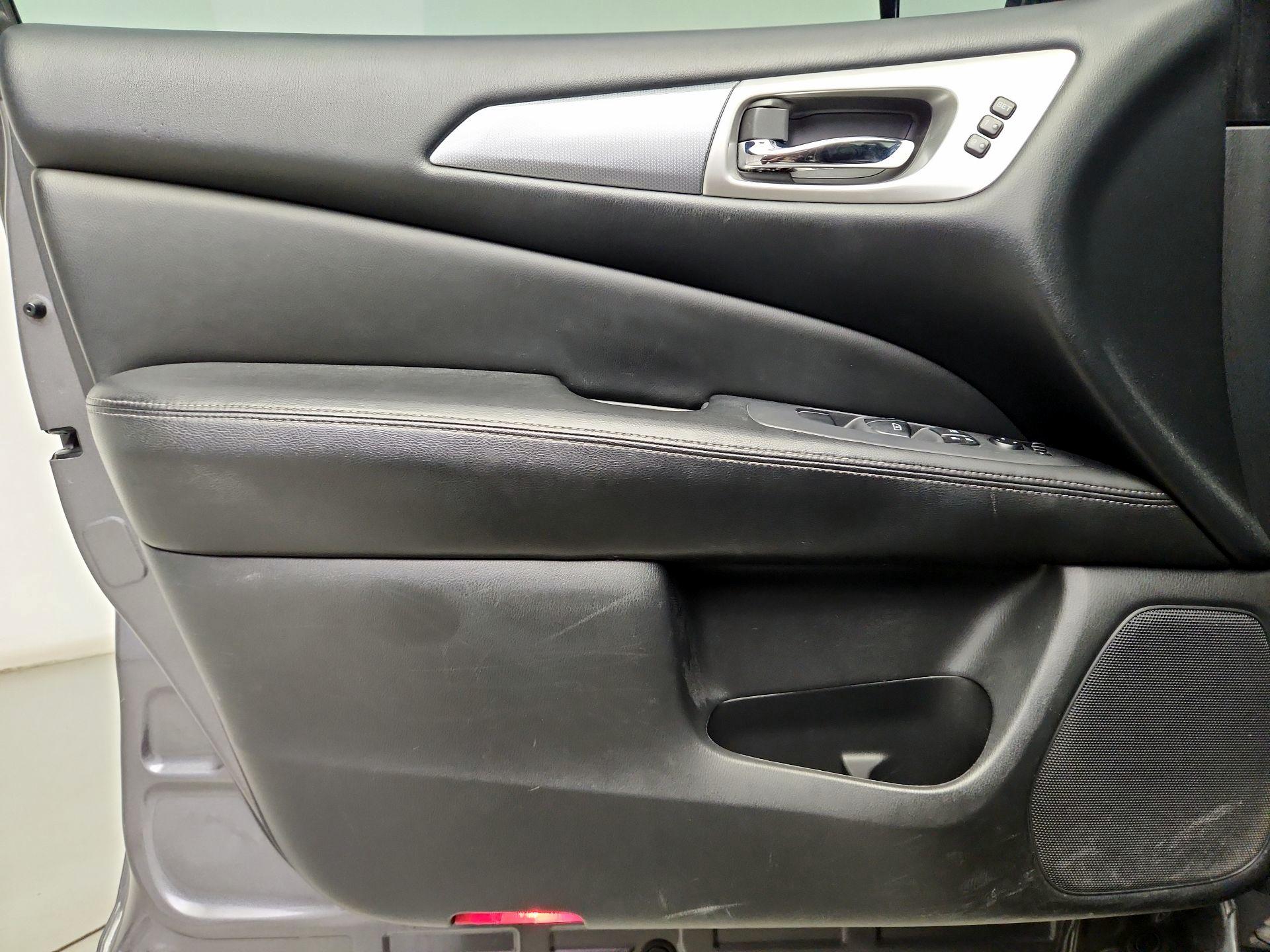 Thumbnail: 2017 Nissan Pathfinder - 12