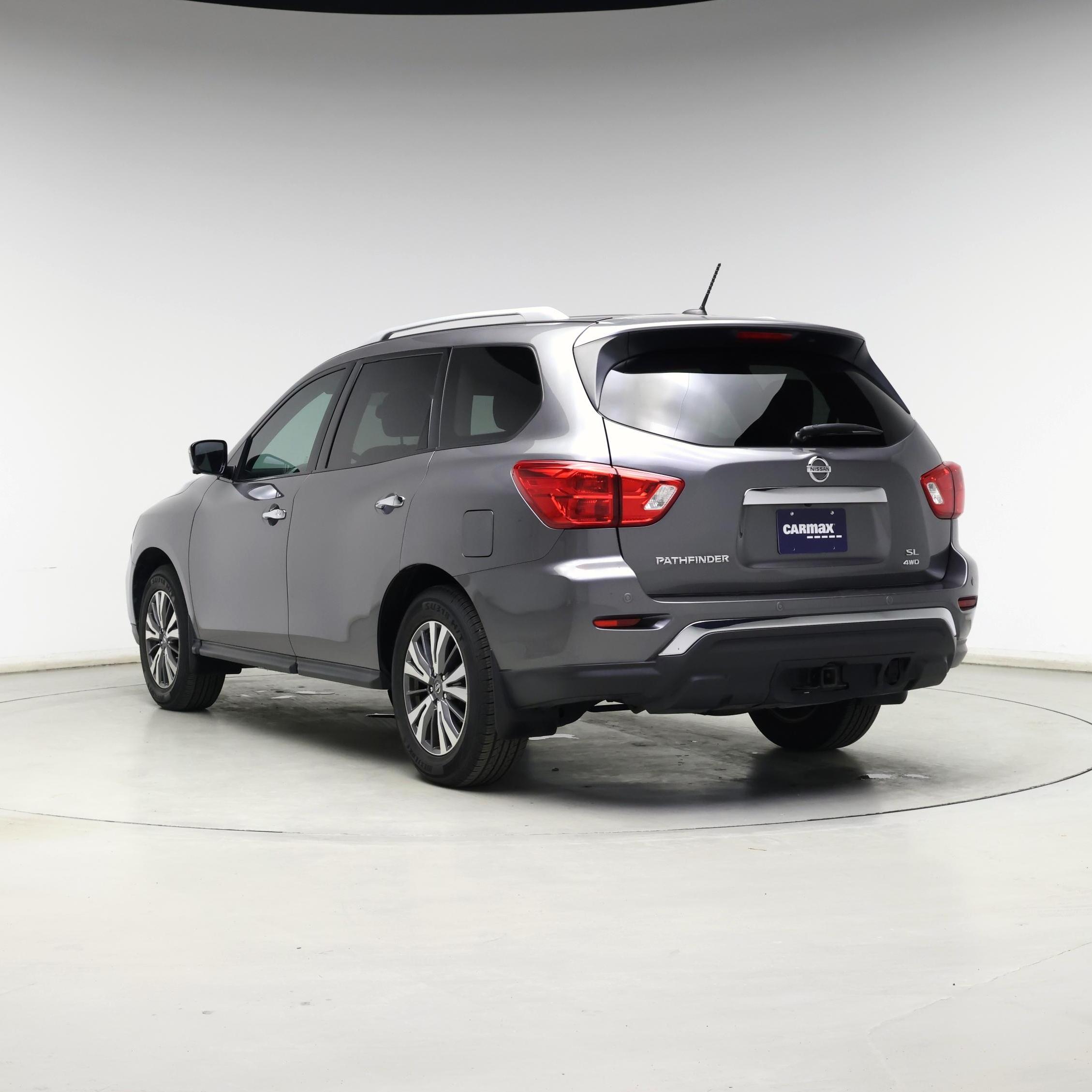 Thumbnail: 2017 Nissan Pathfinder - 2