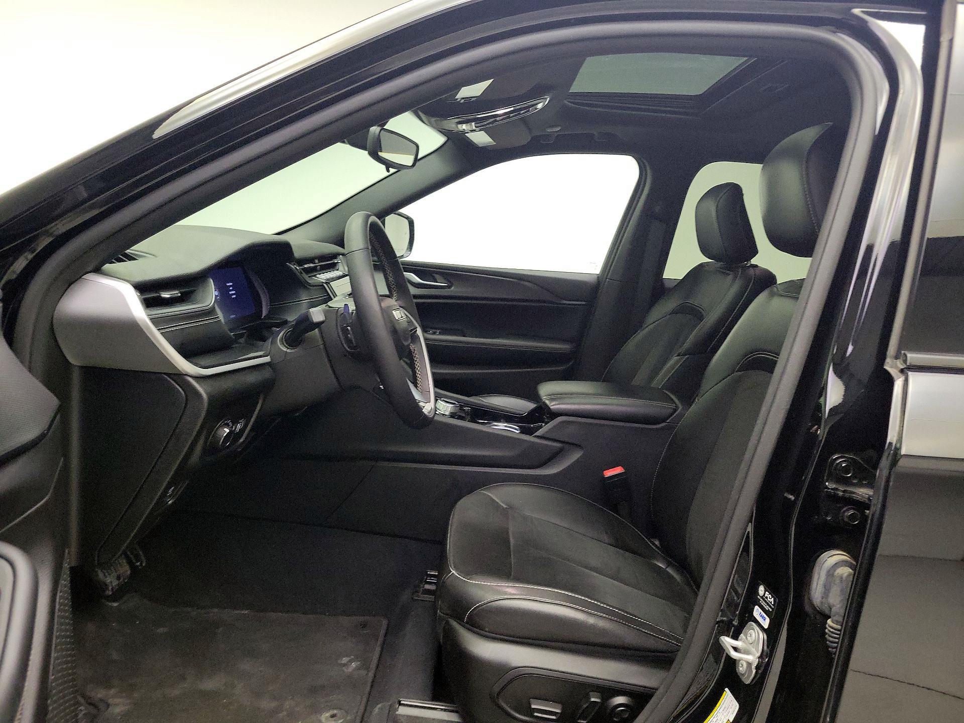 Thumbnail: 2023 Jeep Grand Cherokee - 19