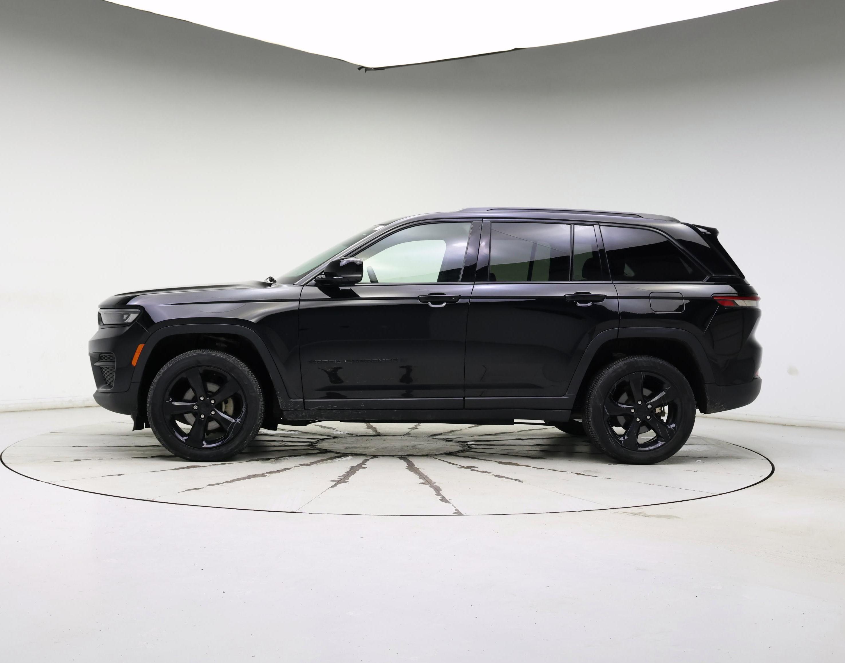 Thumbnail: 2023 Jeep Grand Cherokee - 3