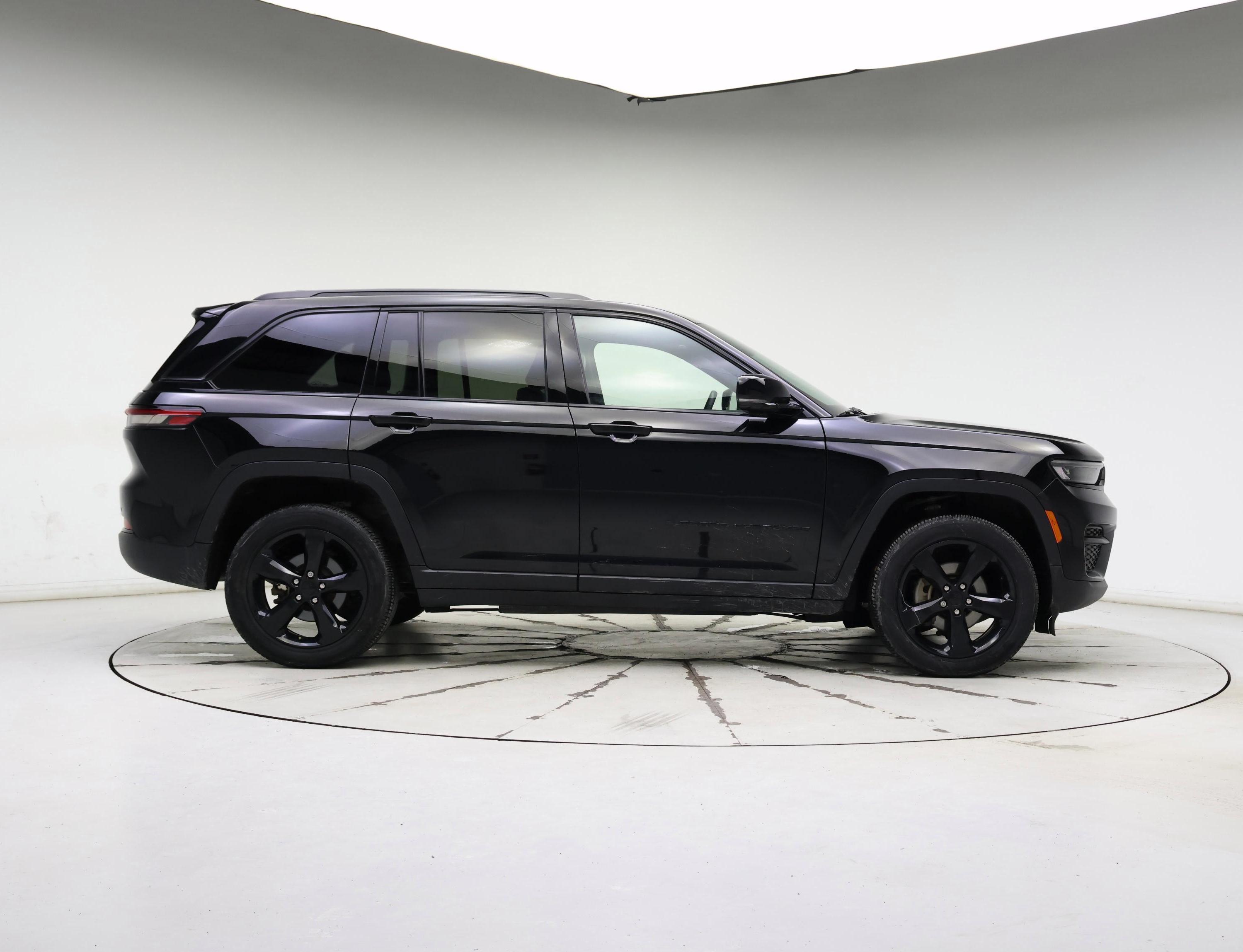 Thumbnail: 2023 Jeep Grand Cherokee - 7