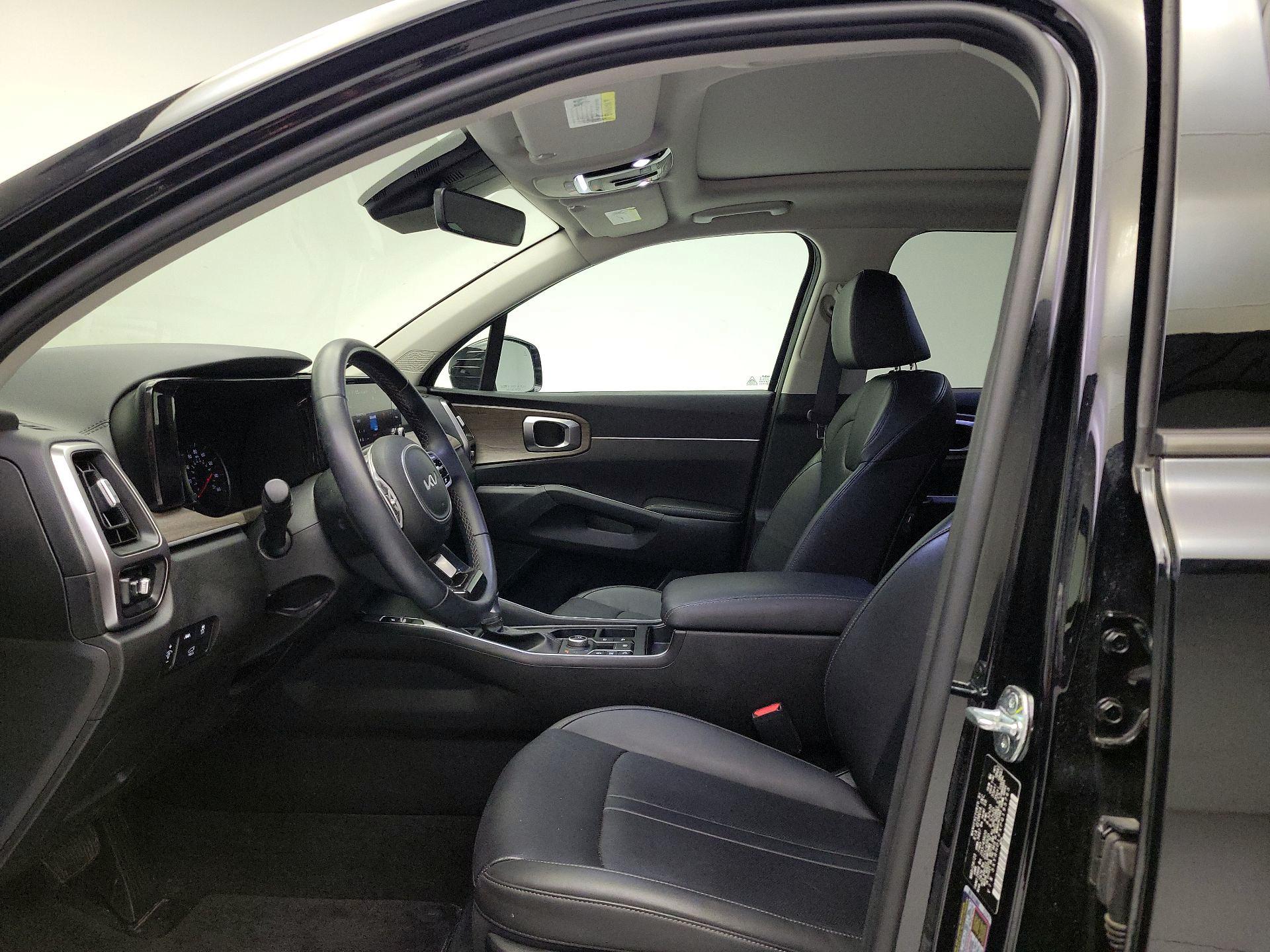 Thumbnail: 2023 Kia Sorento - 11