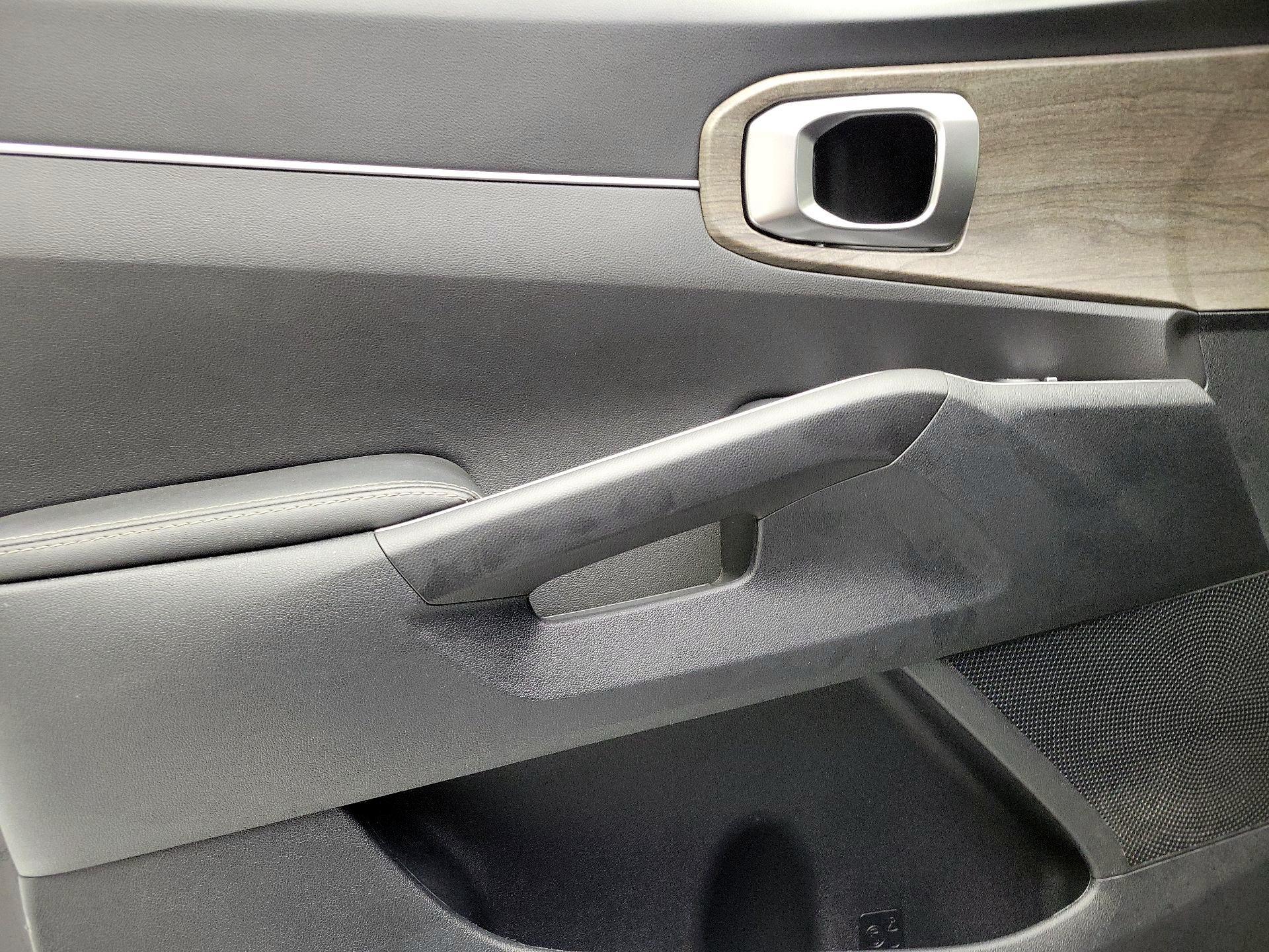 Thumbnail: 2023 Kia Sorento - 12