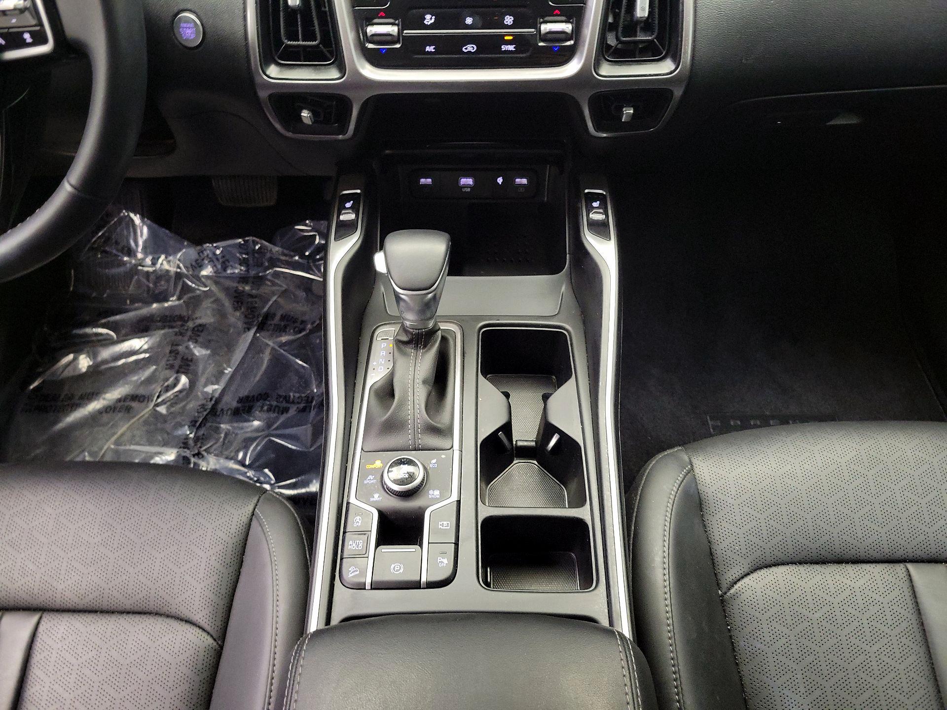 Thumbnail: 2023 Kia Sorento - 16