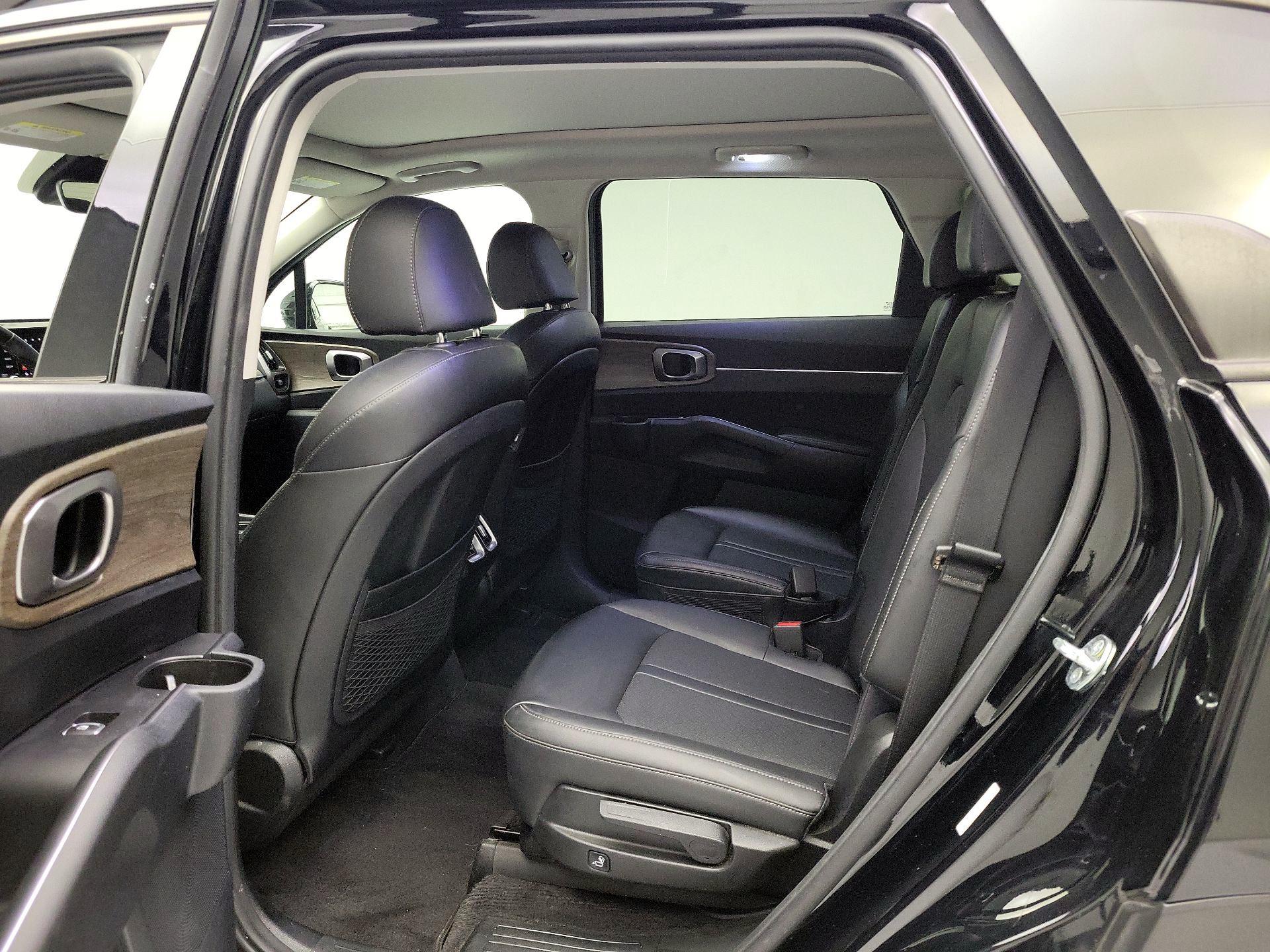 Thumbnail: 2023 Kia Sorento - 19