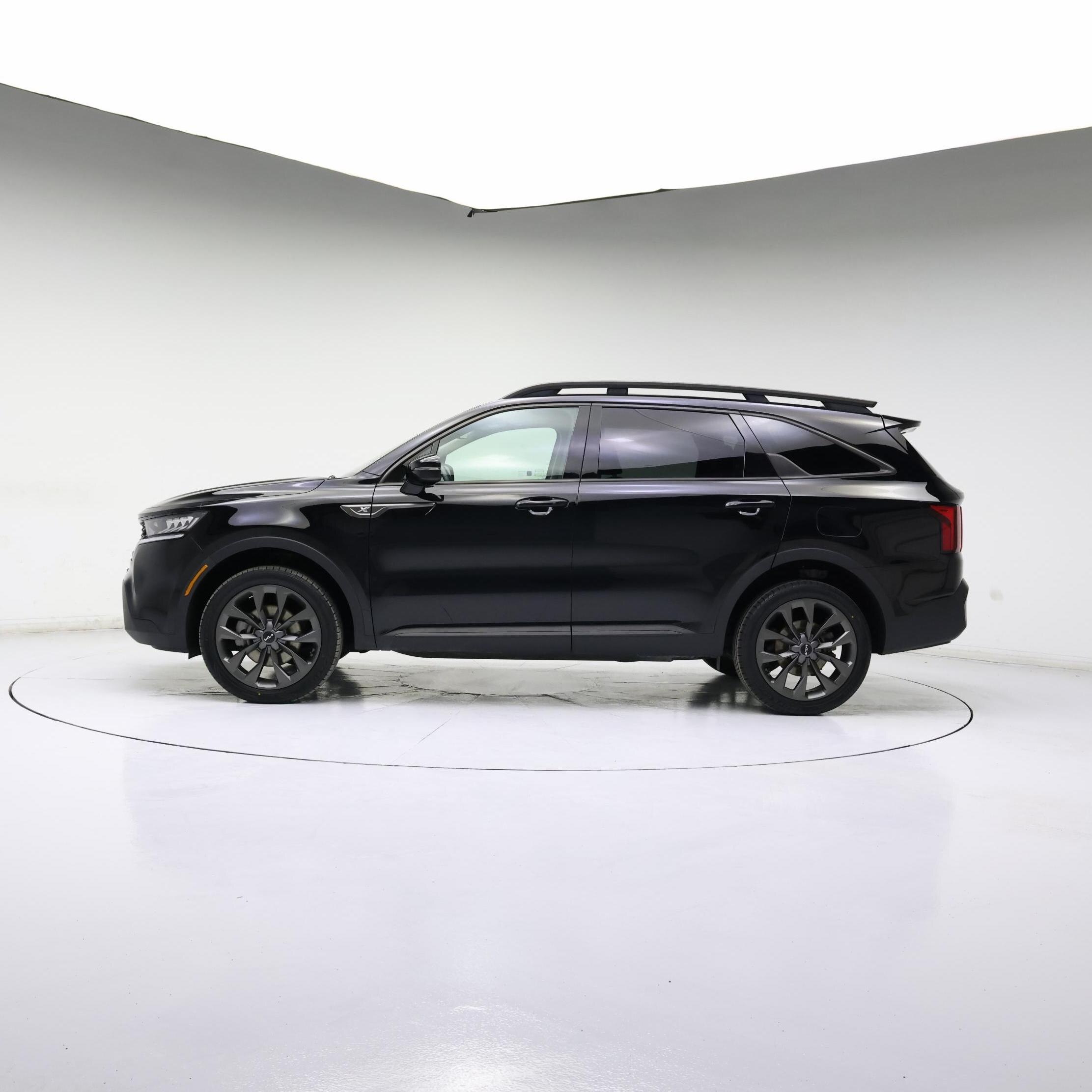 Thumbnail: 2023 Kia Sorento - 3