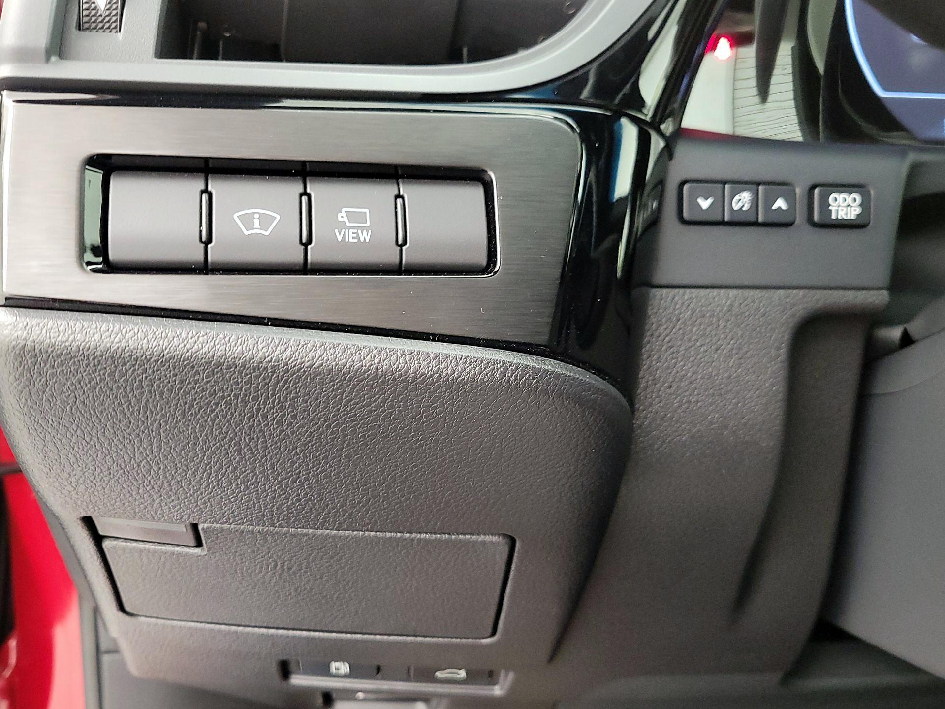 Thumbnail: 2025 Lexus ES - 13