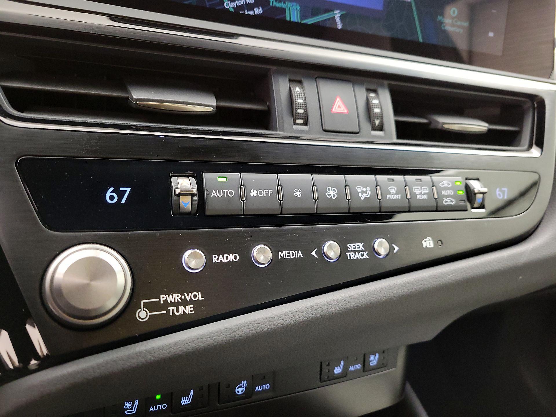 Thumbnail: 2025 Lexus ES - 17