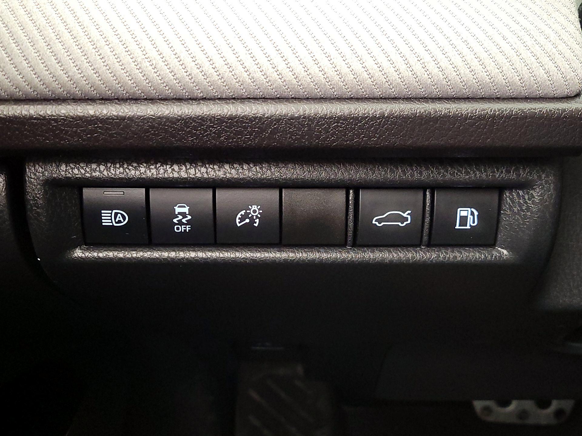 Thumbnail: 2025 Toyota Camry - 13