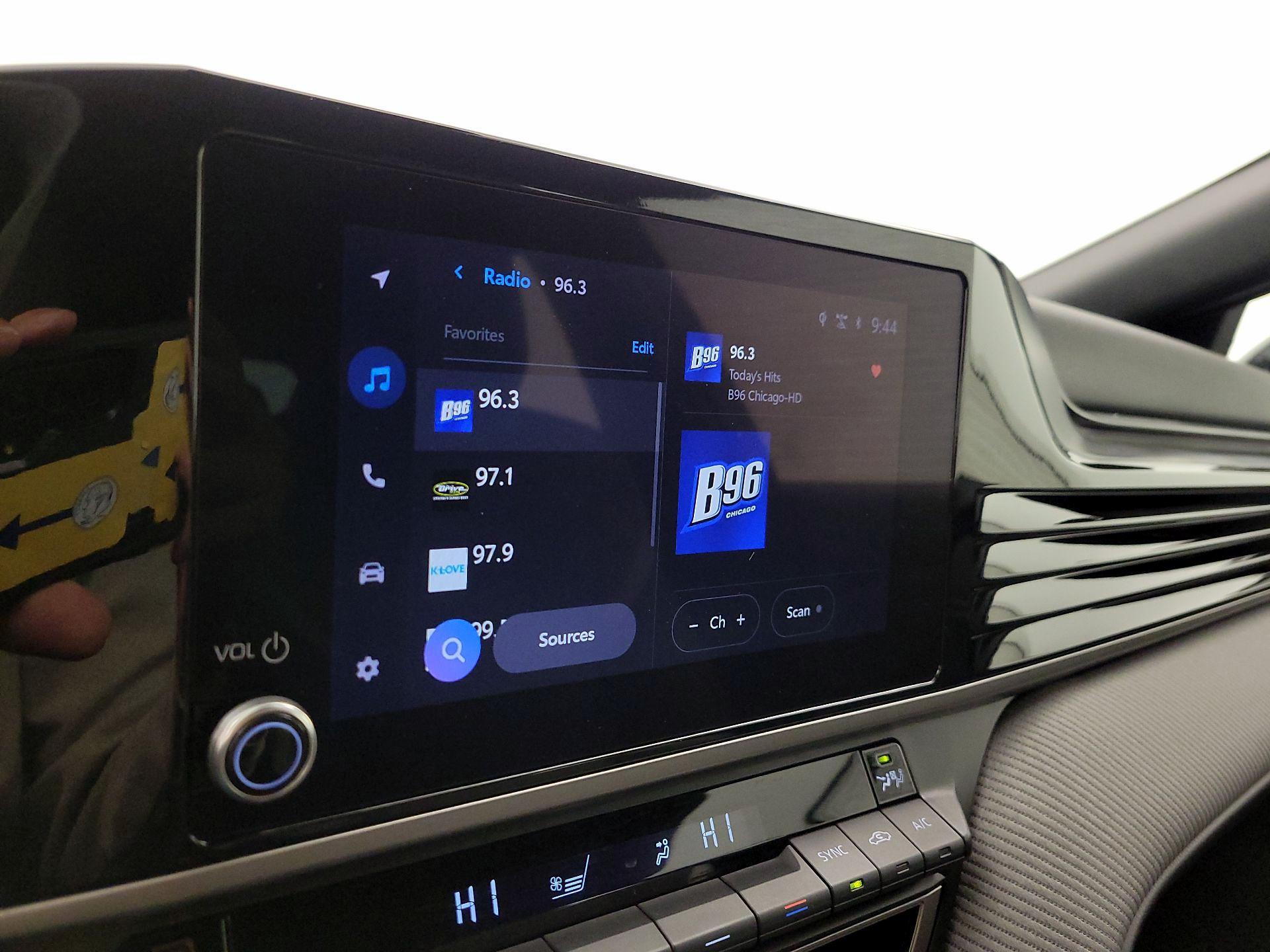 Thumbnail: 2025 Toyota Camry - 15