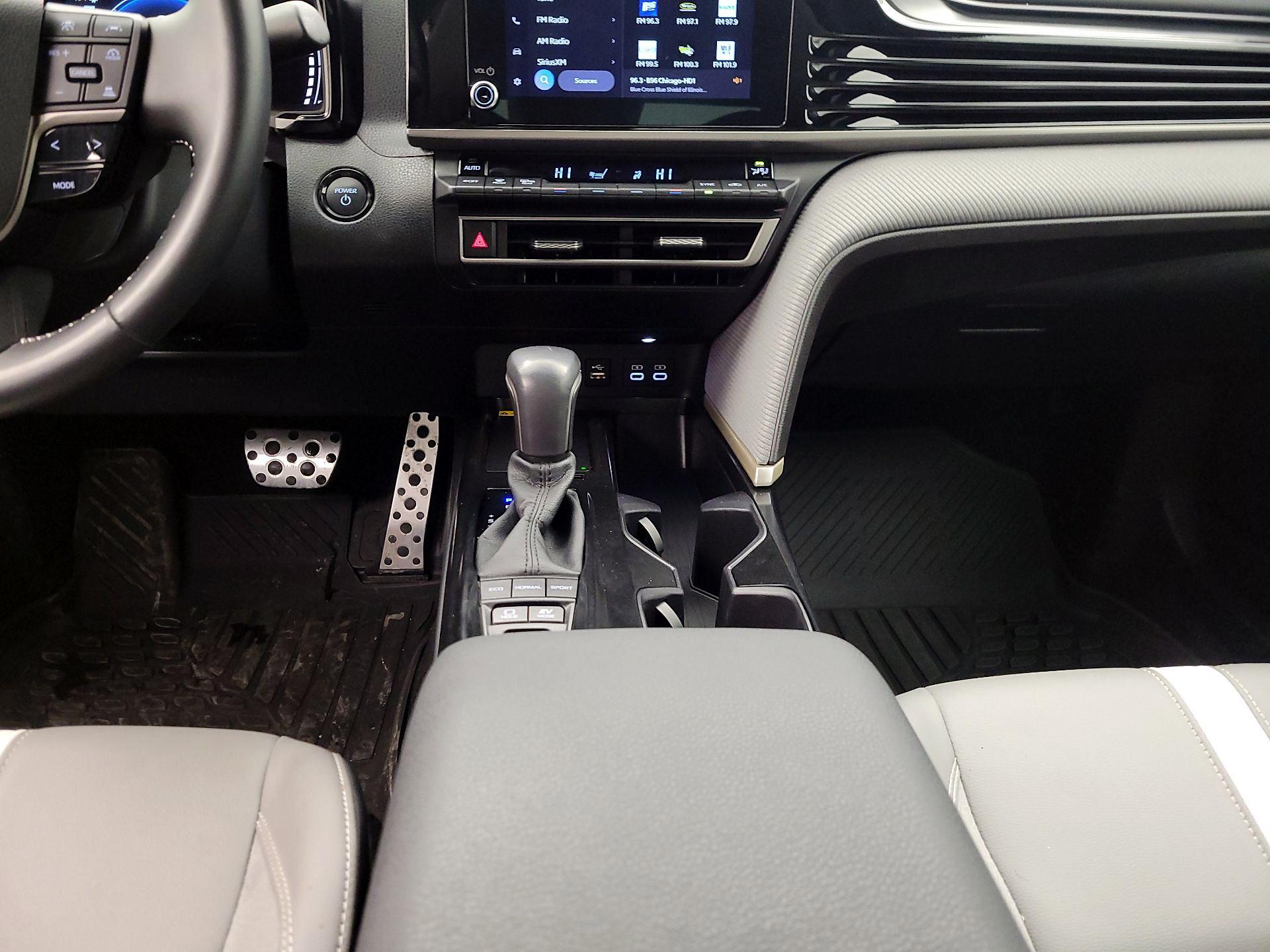 Thumbnail: 2025 Toyota Camry - 17