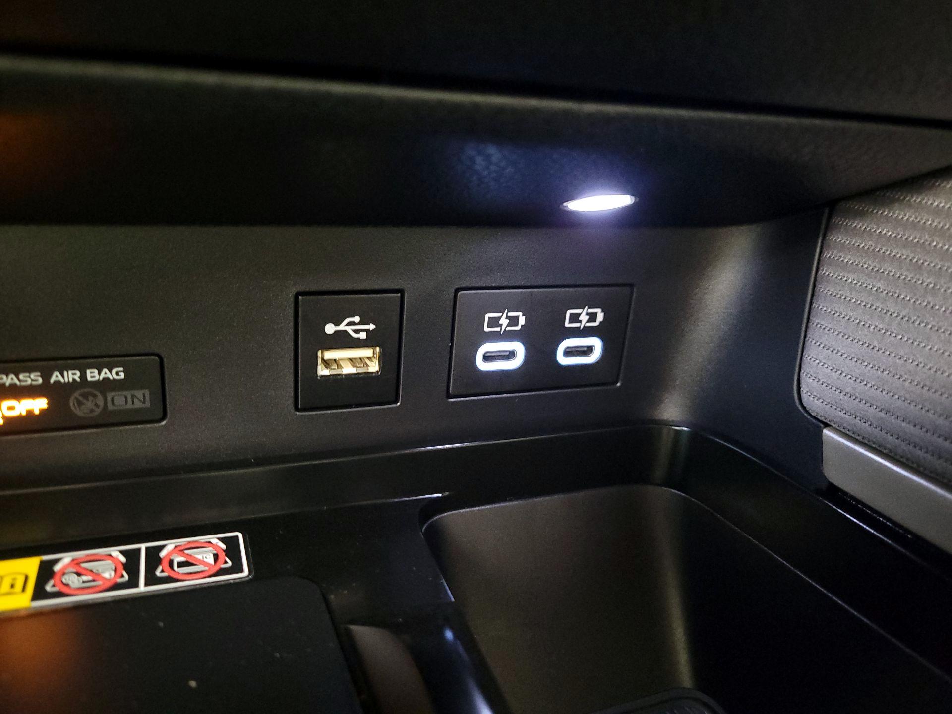 Thumbnail: 2025 Toyota Camry - 18