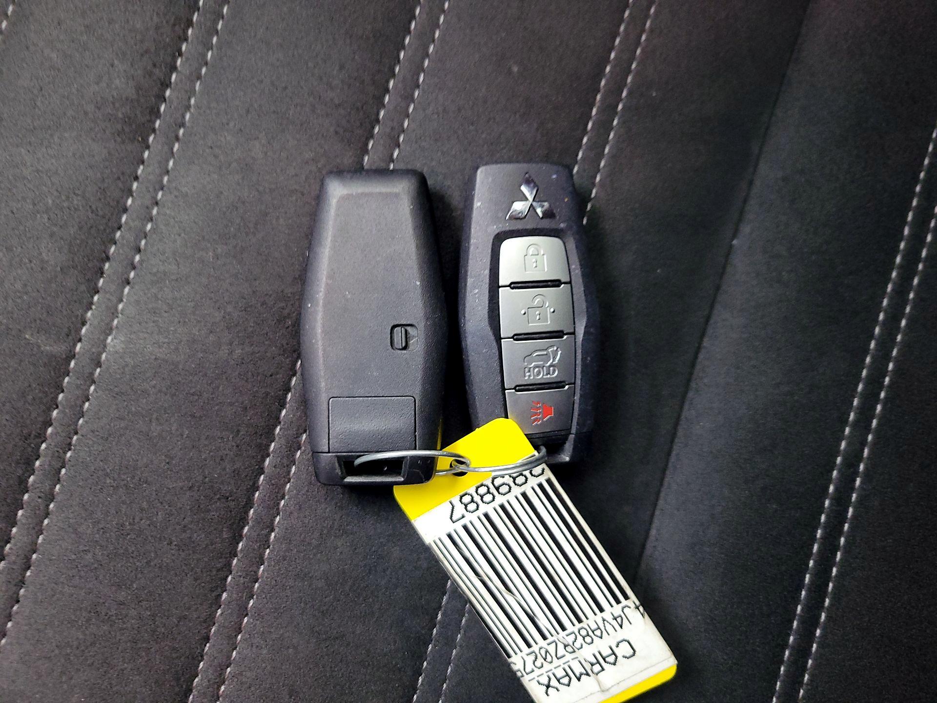 Thumbnail: 2024 Mitsubishi Outlander - 18