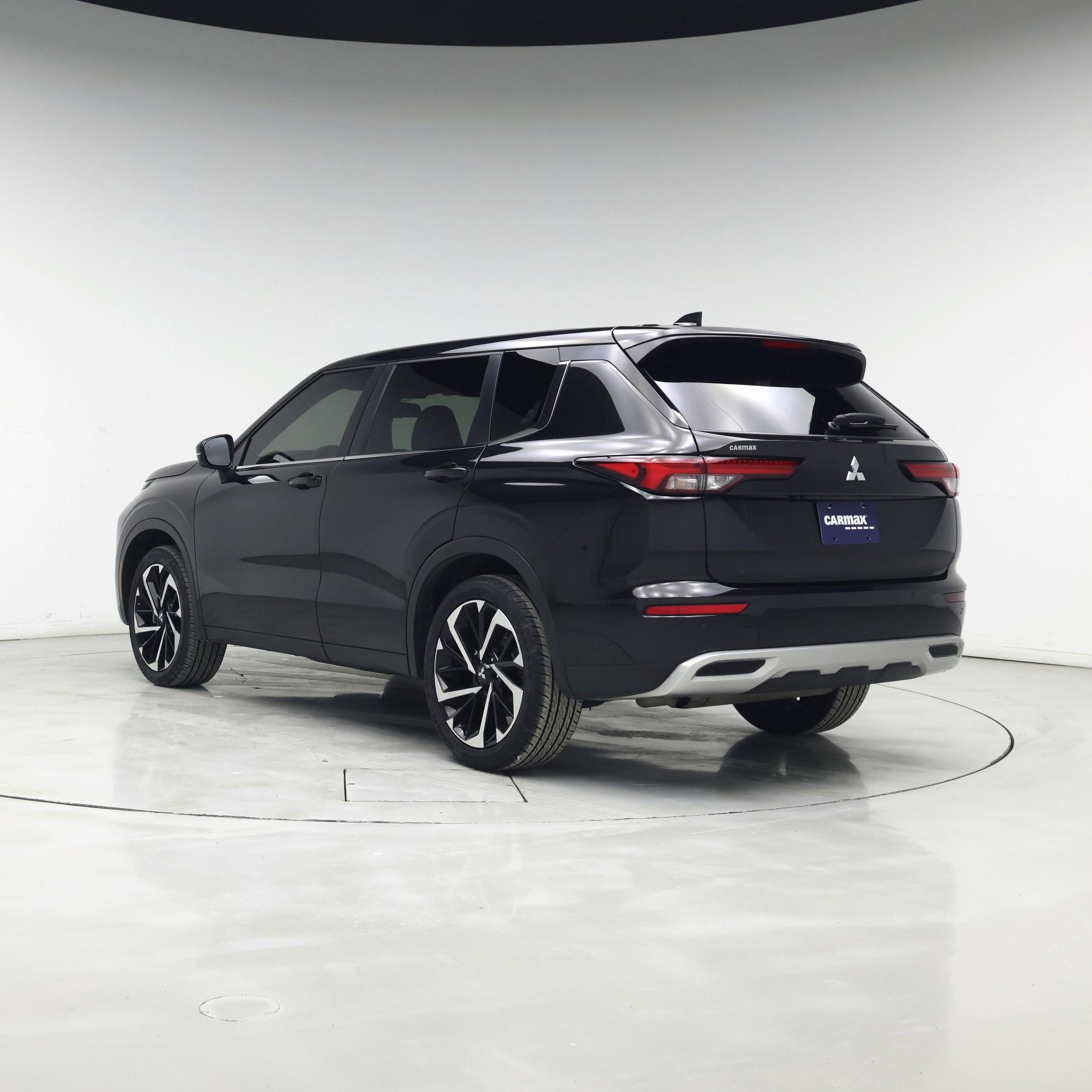 Thumbnail: 2024 Mitsubishi Outlander - 2