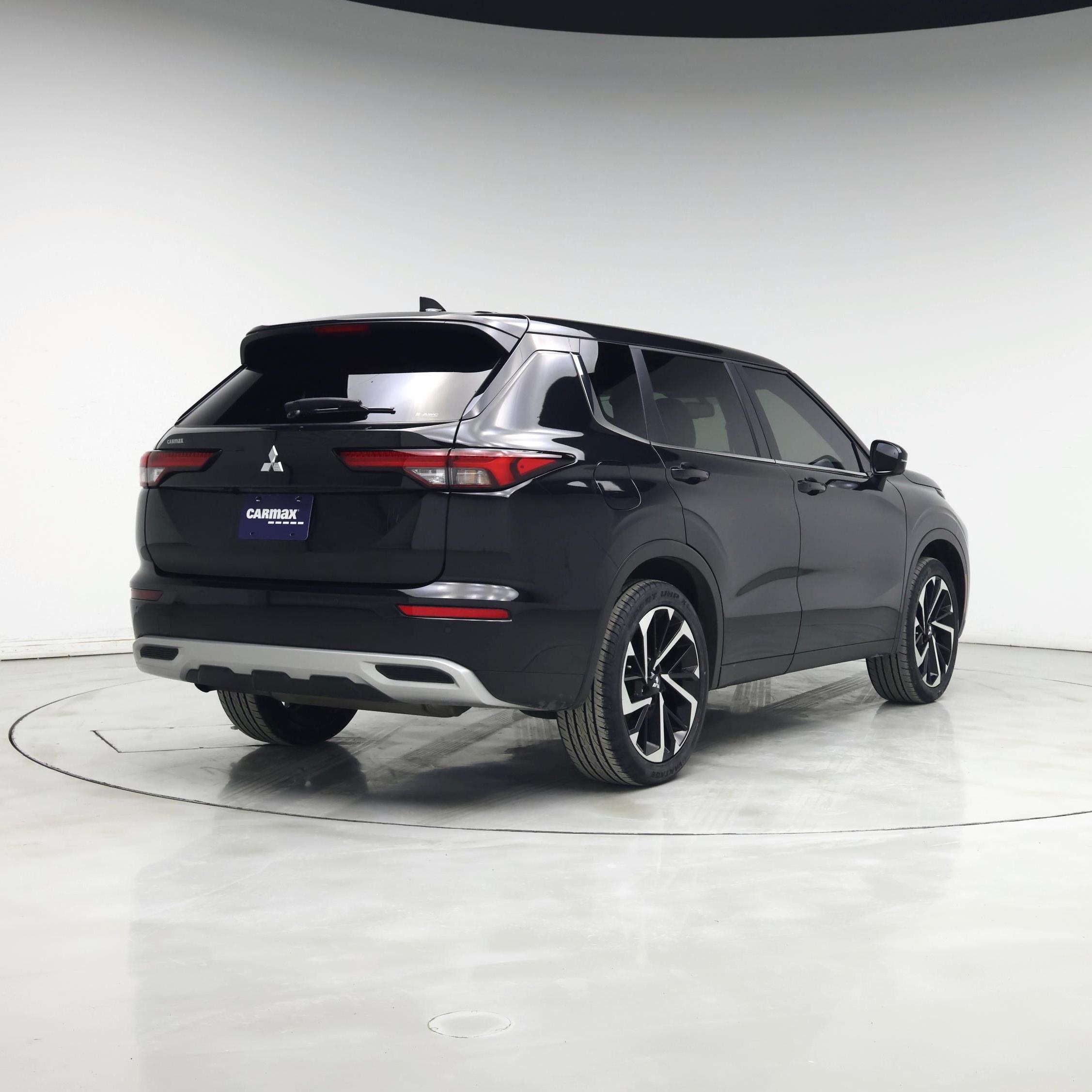 Thumbnail: 2024 Mitsubishi Outlander - 8