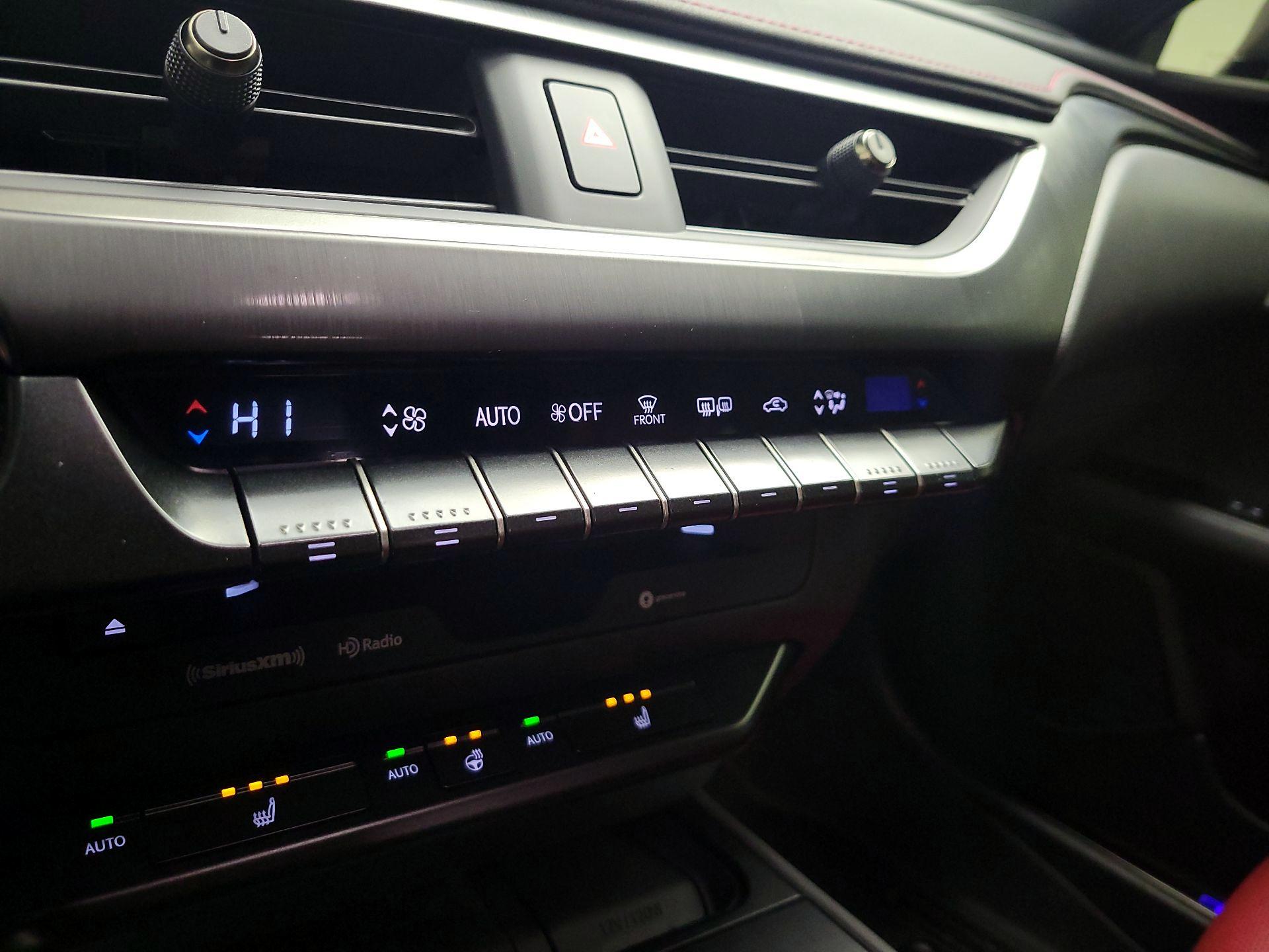 Thumbnail: 2019 Lexus UX - 15