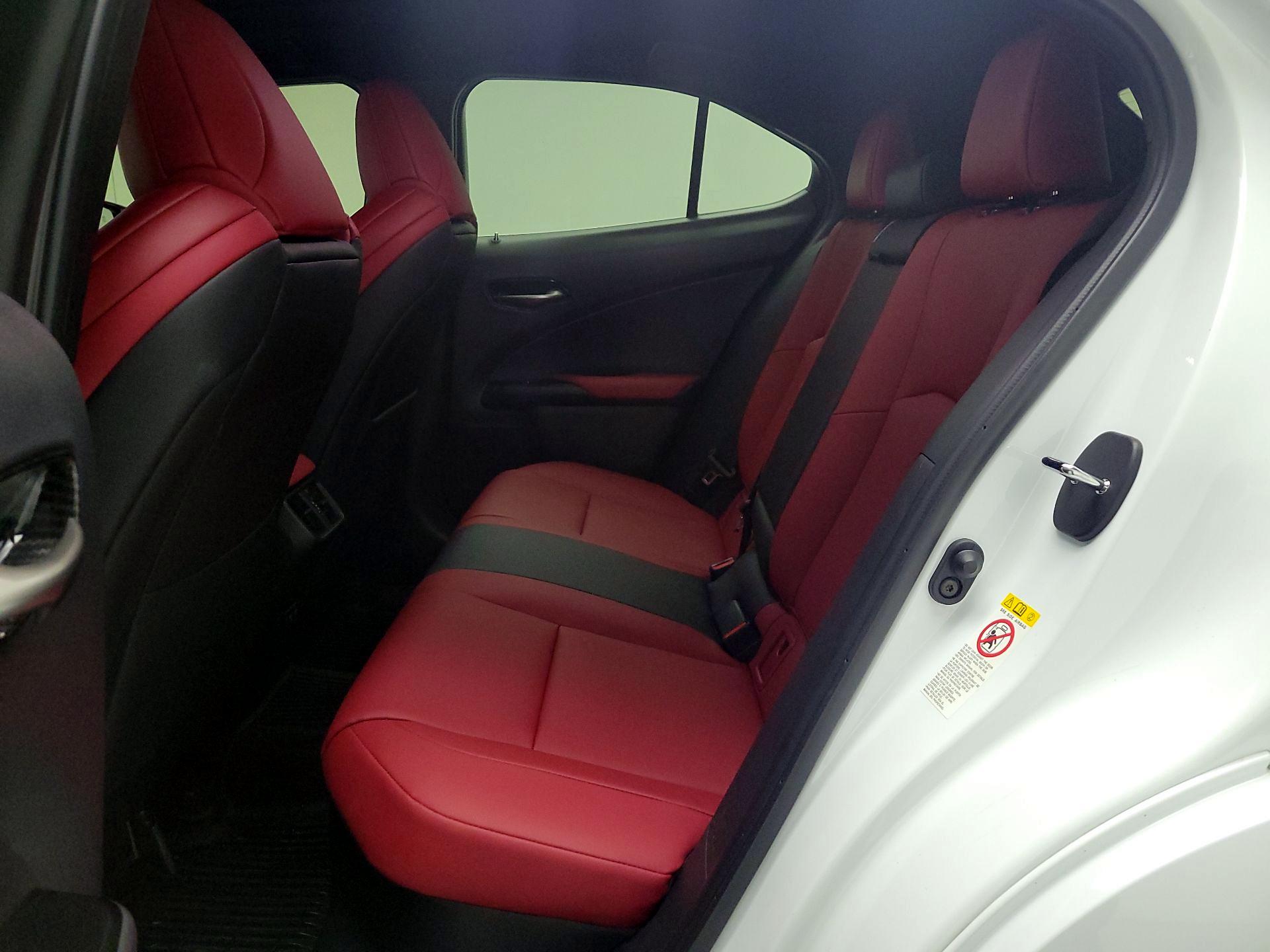 Thumbnail: 2019 Lexus UX - 17