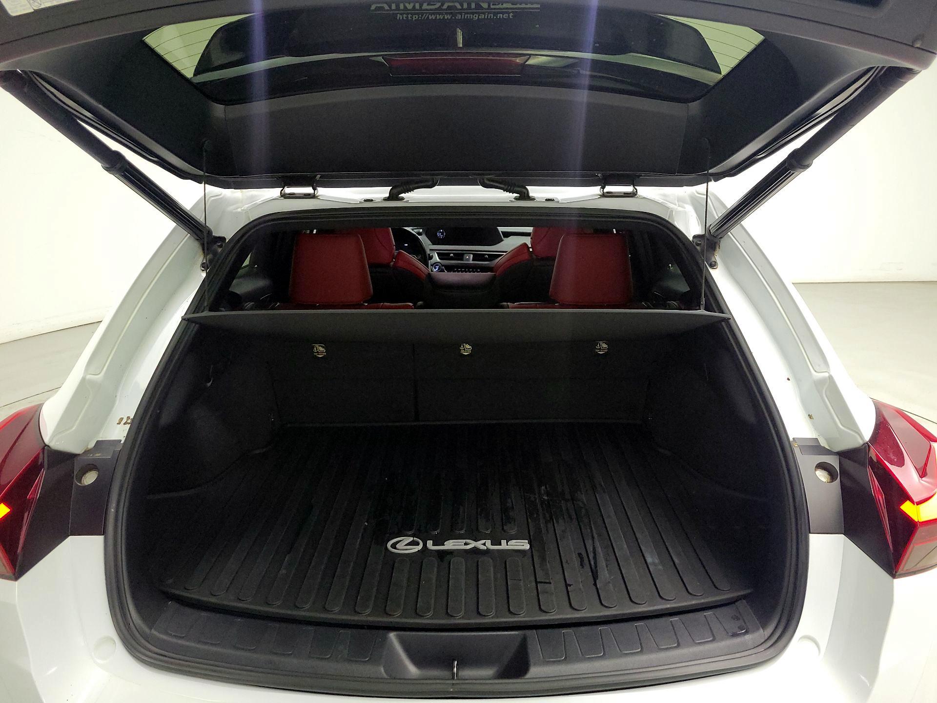 Thumbnail: 2019 Lexus UX - 18