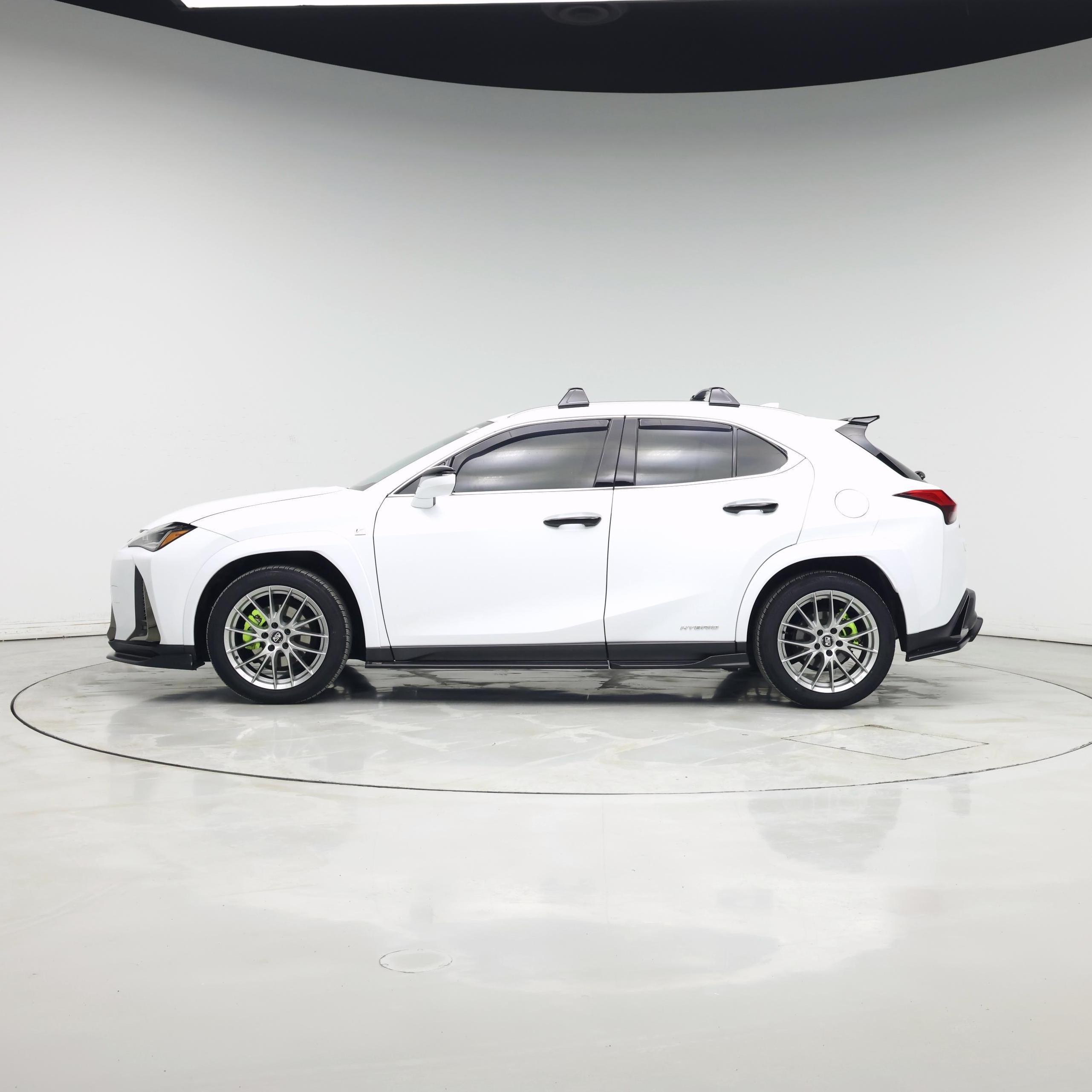 Thumbnail: 2019 Lexus UX - 3