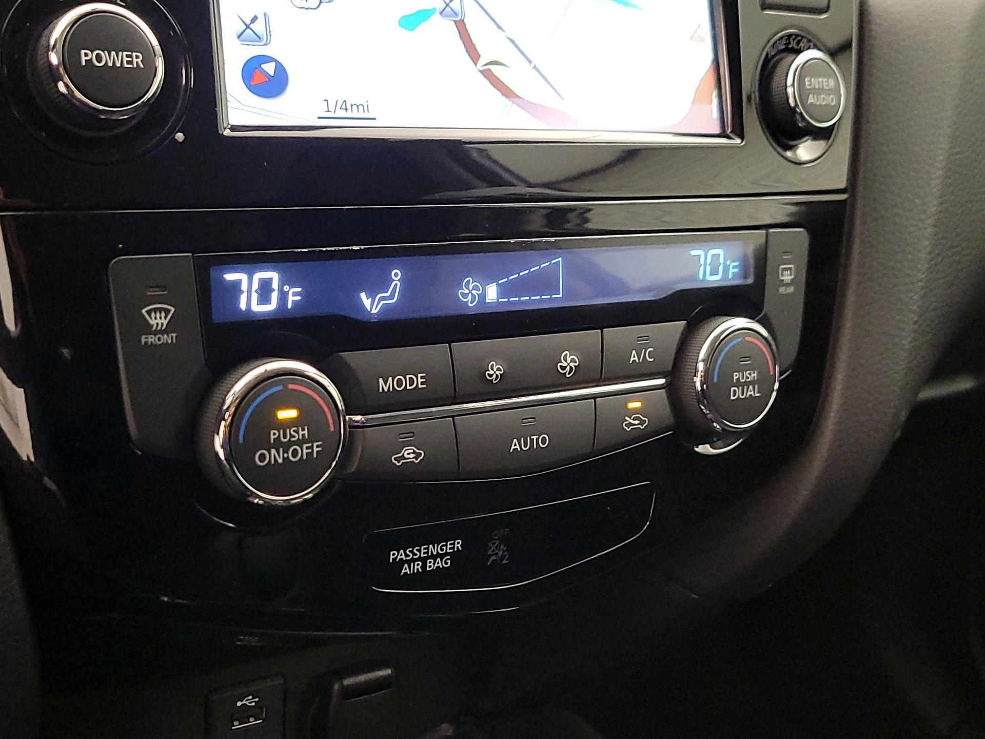 Thumbnail: 2015 Nissan Rogue - 17