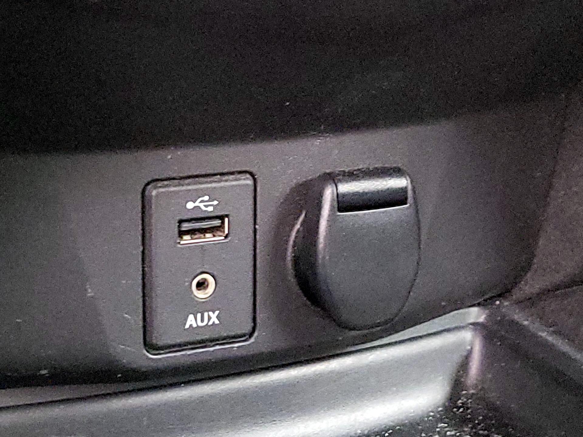 Thumbnail: 2015 Nissan Rogue - 19