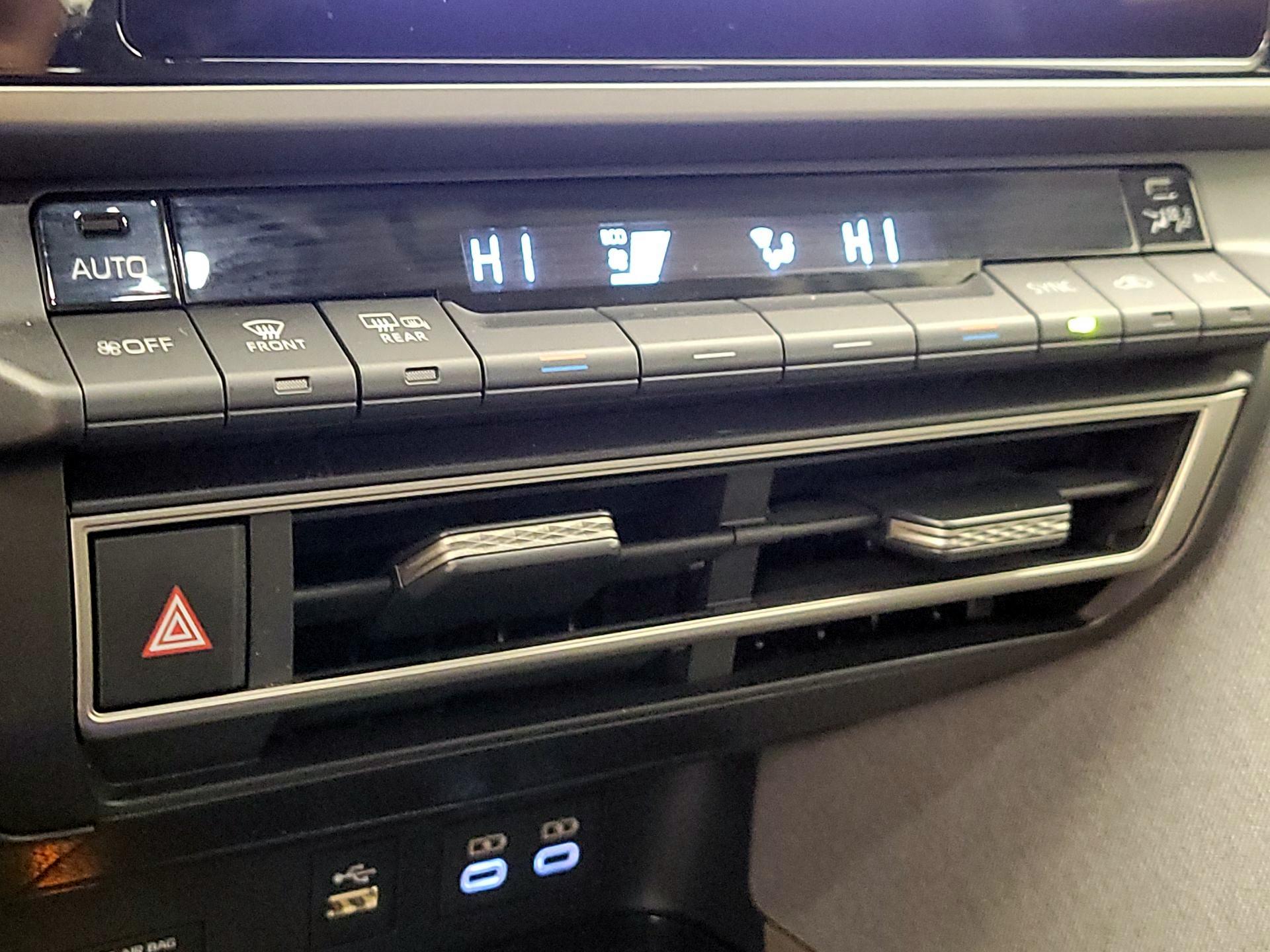 Thumbnail: 2025 Toyota Camry - 16